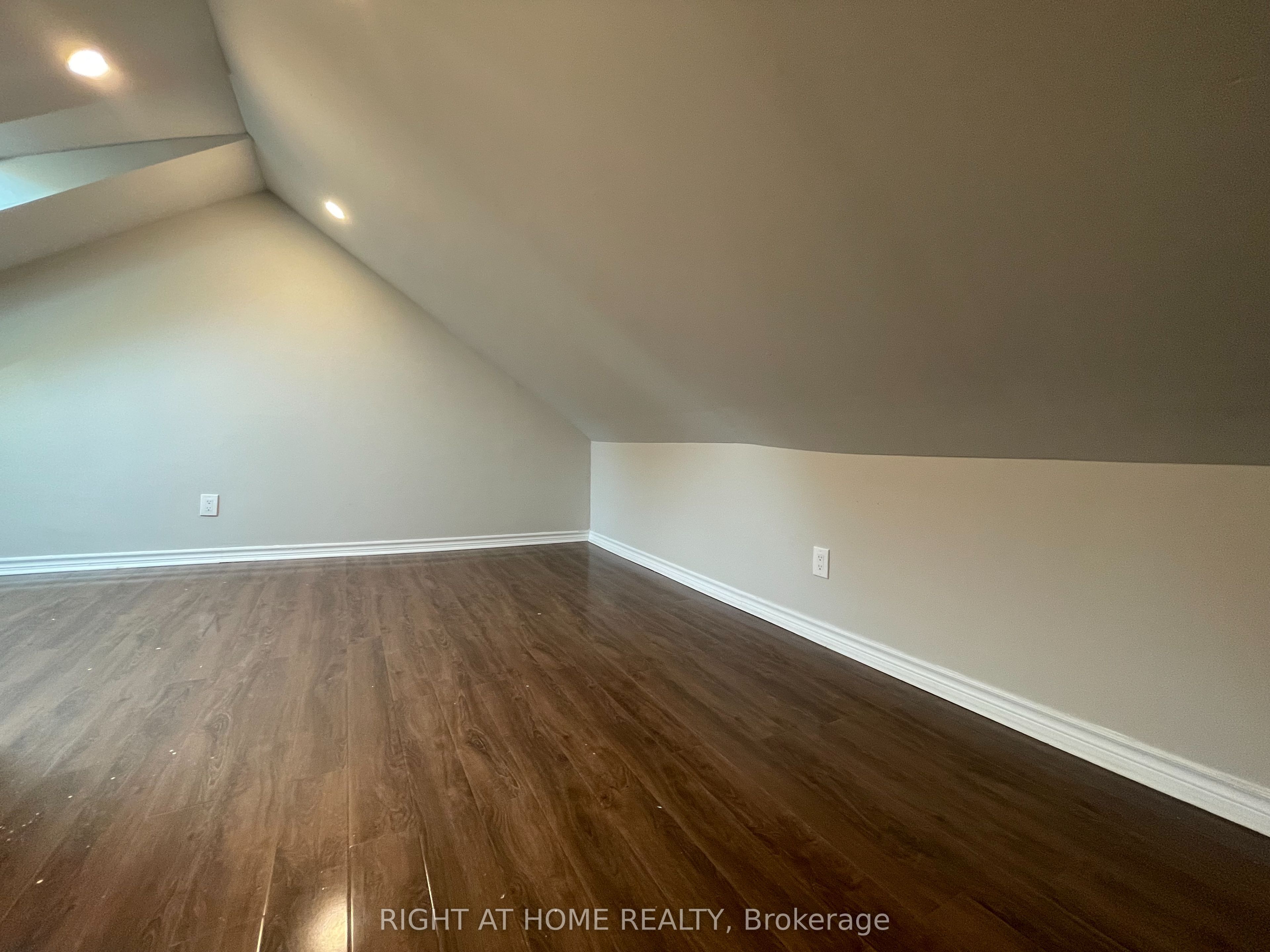 71 Cecil Street 2, Toronto, ON M5T 1N5 photo 5