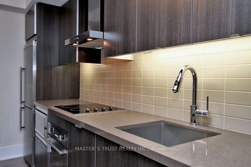 300 Front Street W 1004, Toronto, ON M5V 0E9 photo 3