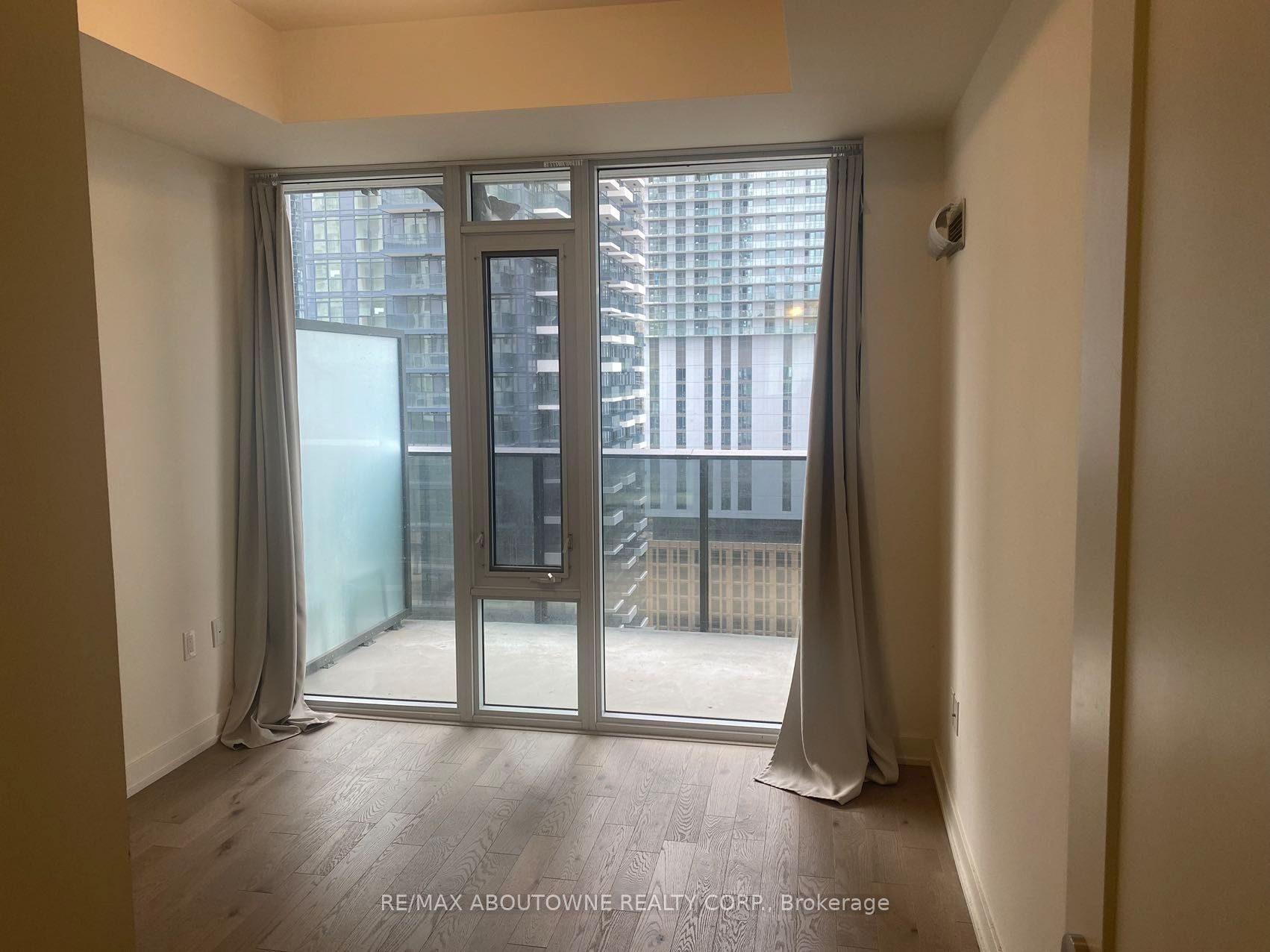 330 Richmond Street W 2601, Toronto, ON M5V 1X2 photo 5