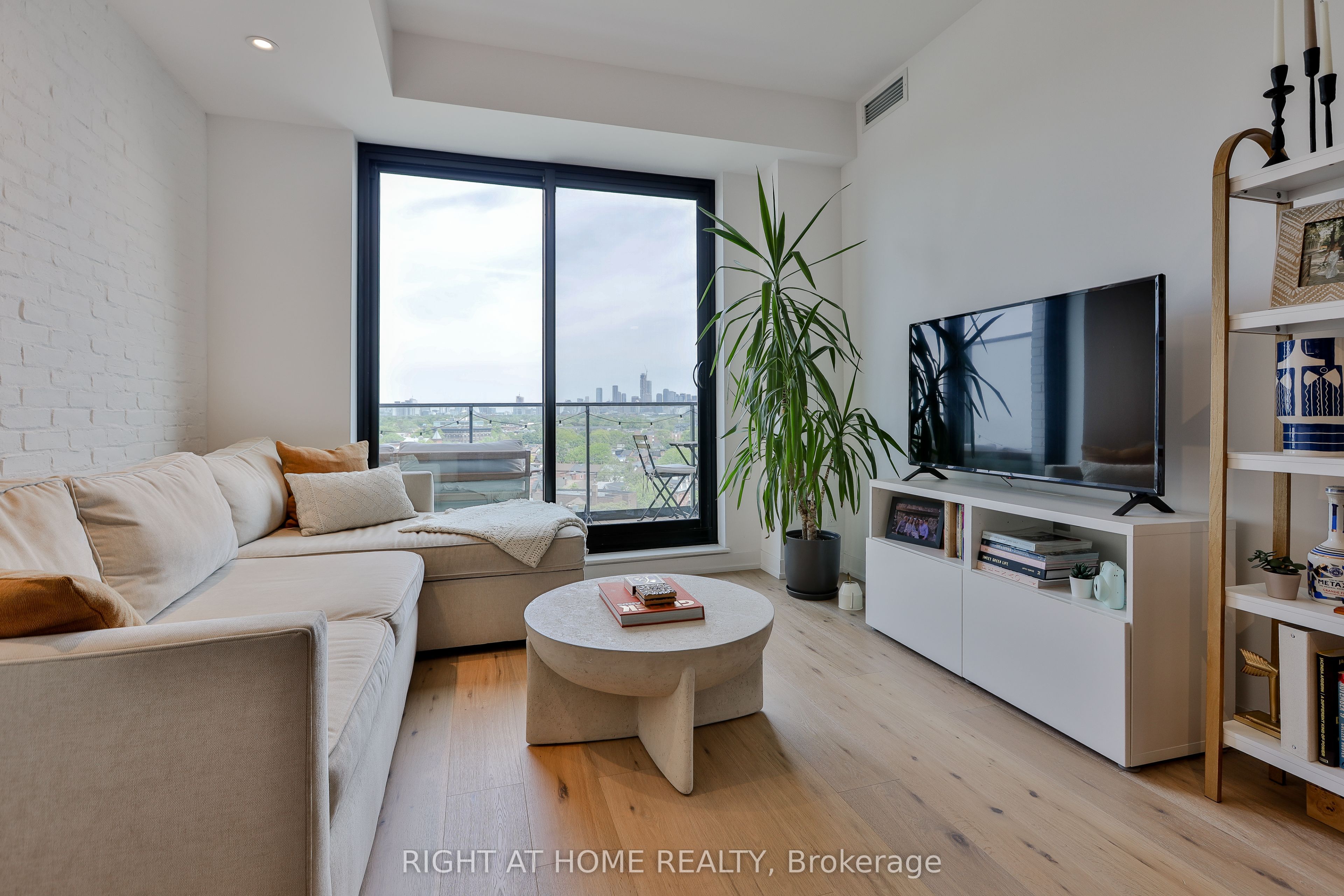 200 Sudbury Street 1007, Toronto, ON M6J 0H1 photo 3
