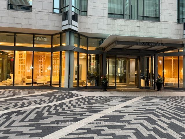 45 Charles Street E 2708, Toronto, ON M4Y 0B8 photo 2