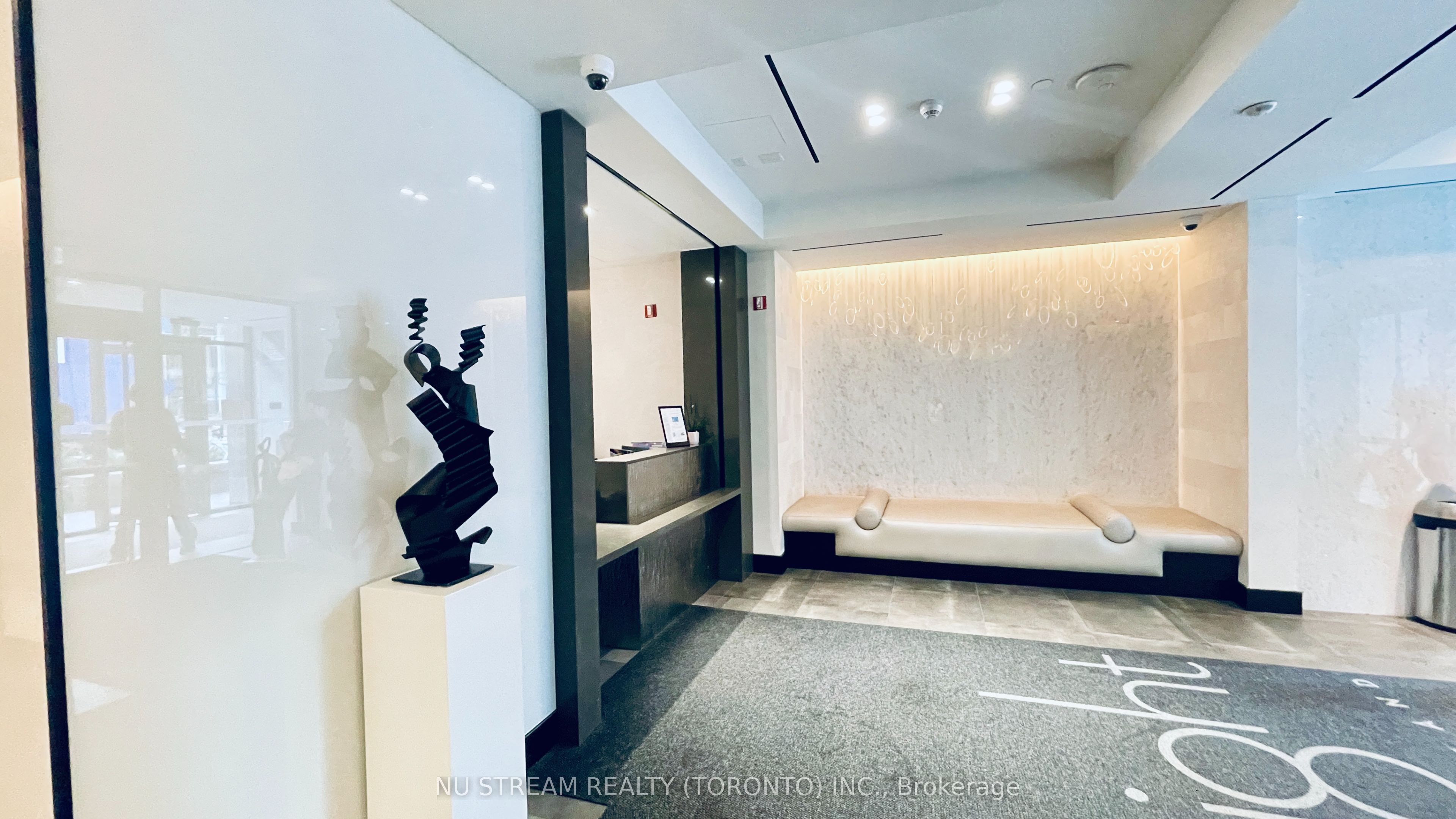 8 Cumberland Street 1107, Toronto, ON M4W 0B6 photo 3