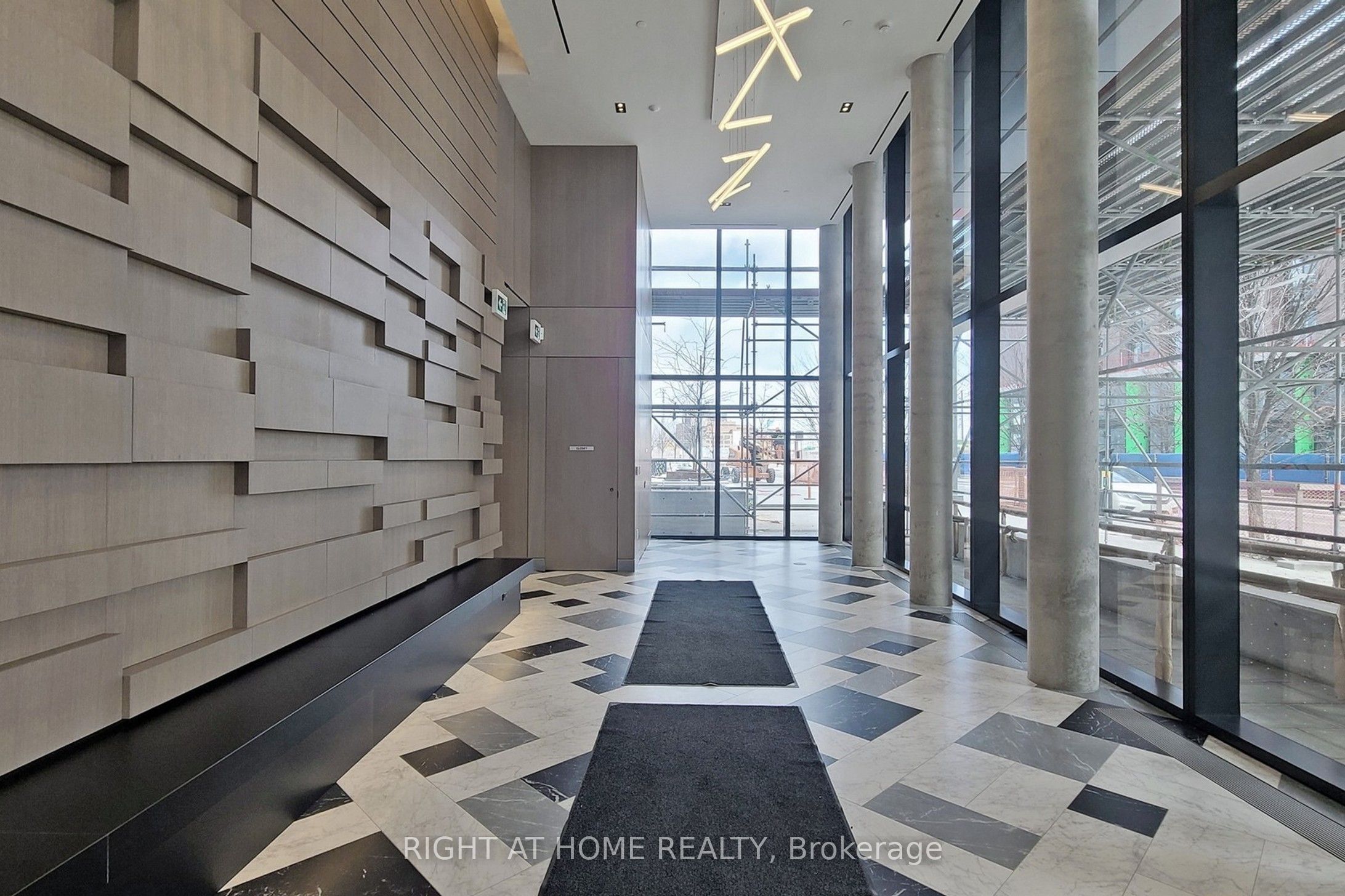 180 Mills Street S546, Toronto, ON M5A 0V6 photo 2