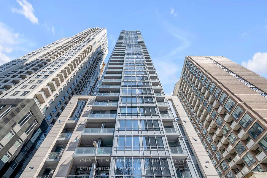 21 Balmuto Street 802, Toronto, ON M4Y 1W4 photo 2