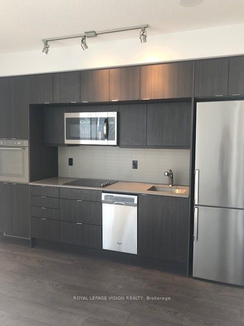 10 York Street 2703, Toronto, ON M5J 0E1 photo 2