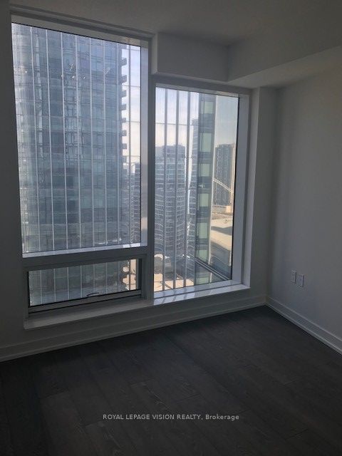 10 York Street 2703, Toronto, ON M5J 0E1 photo 4