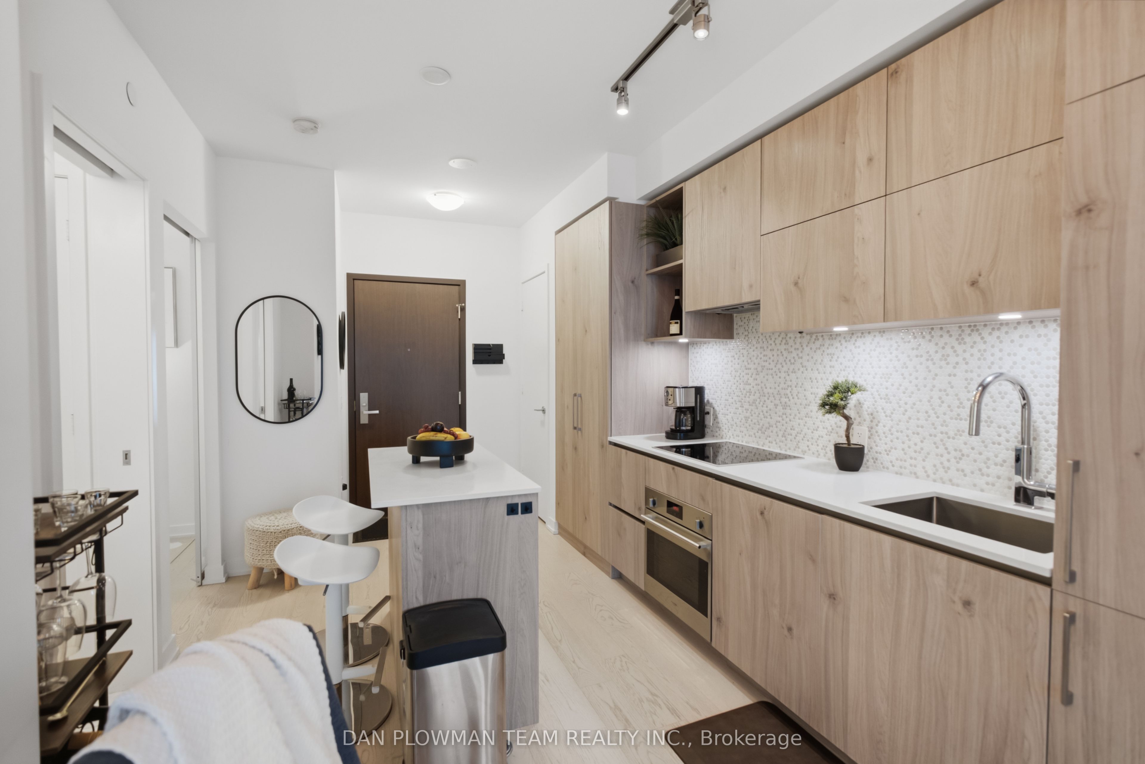 1 Yorkville Avenue 901, Toronto, ON M4W 0B1 photo 3