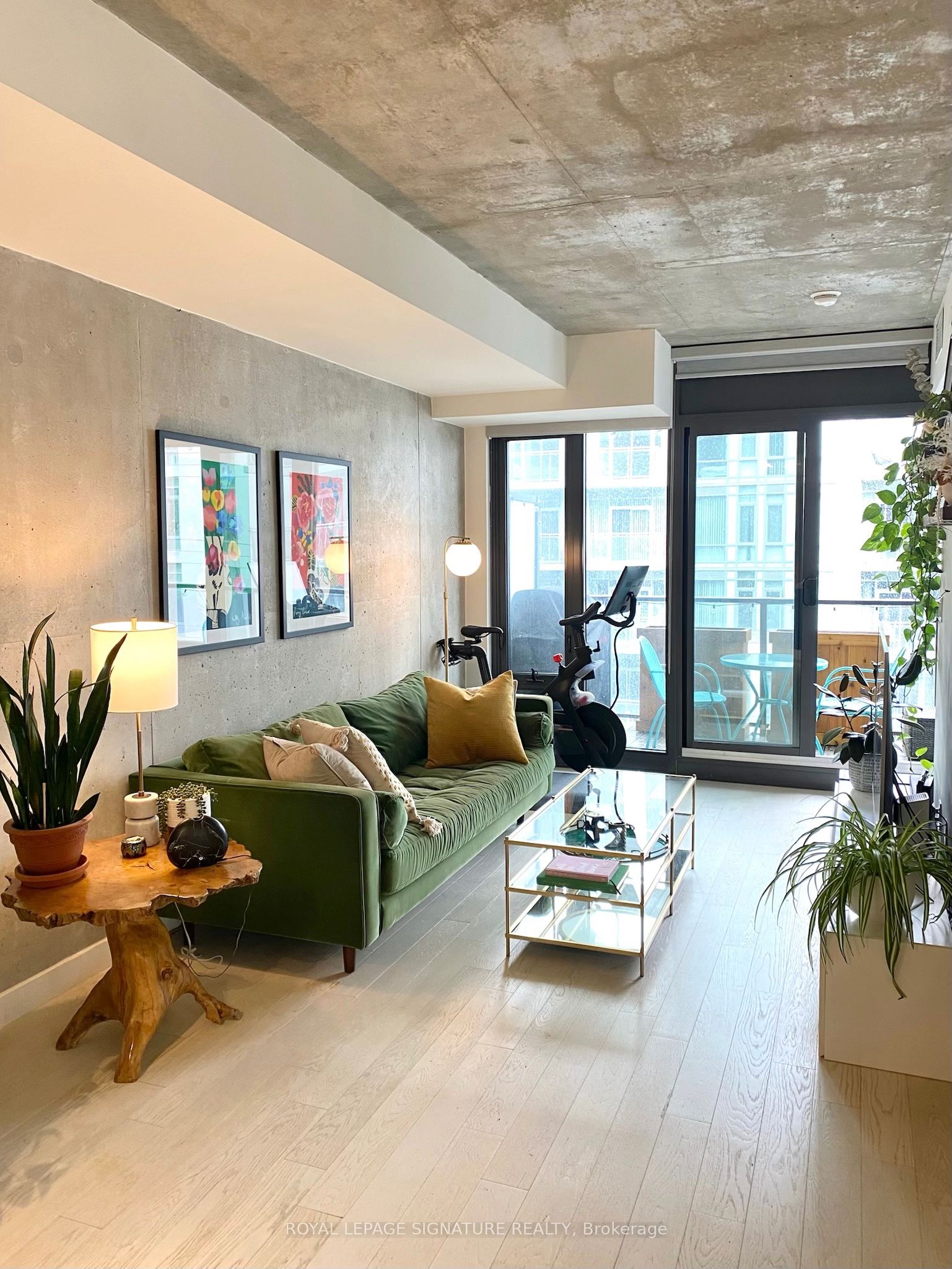 111 Bathurst Street 1413, Toronto, ON M5V 0M9