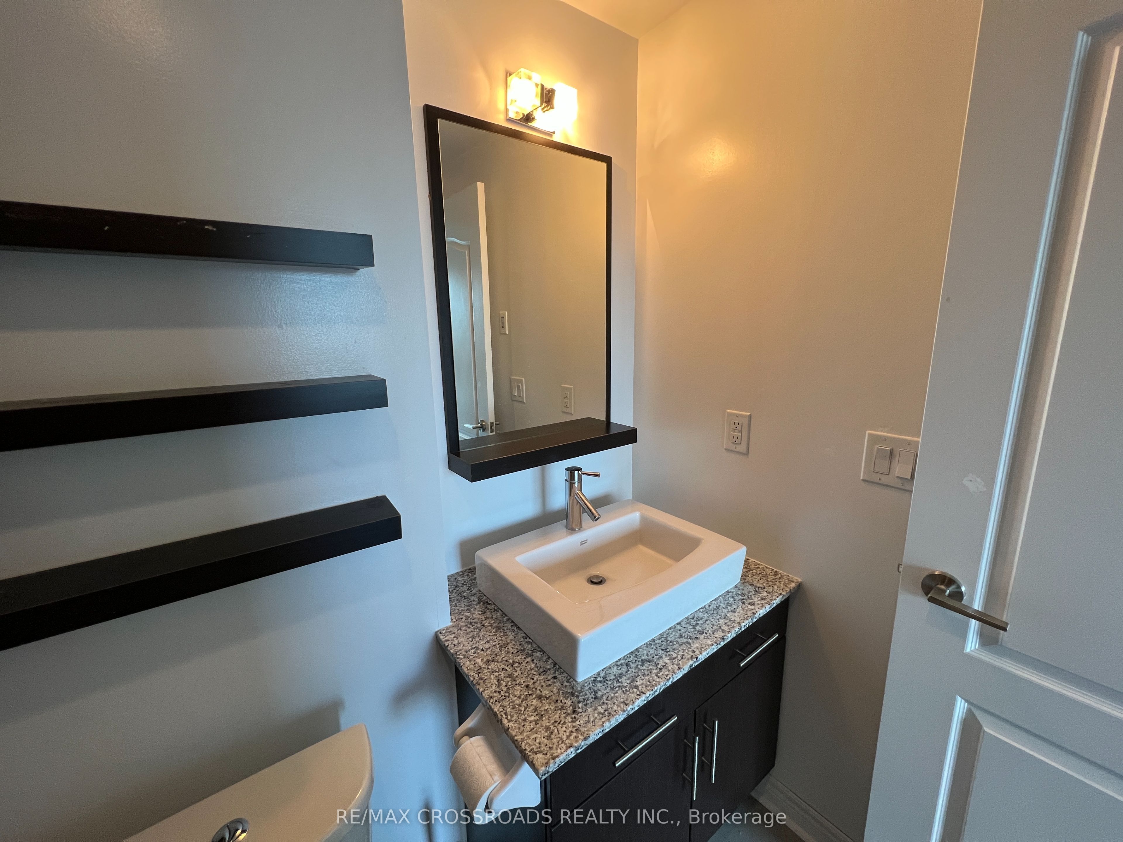 2756 Old Leslie Street 519, Toronto, ON M2K 0E2 photo 2