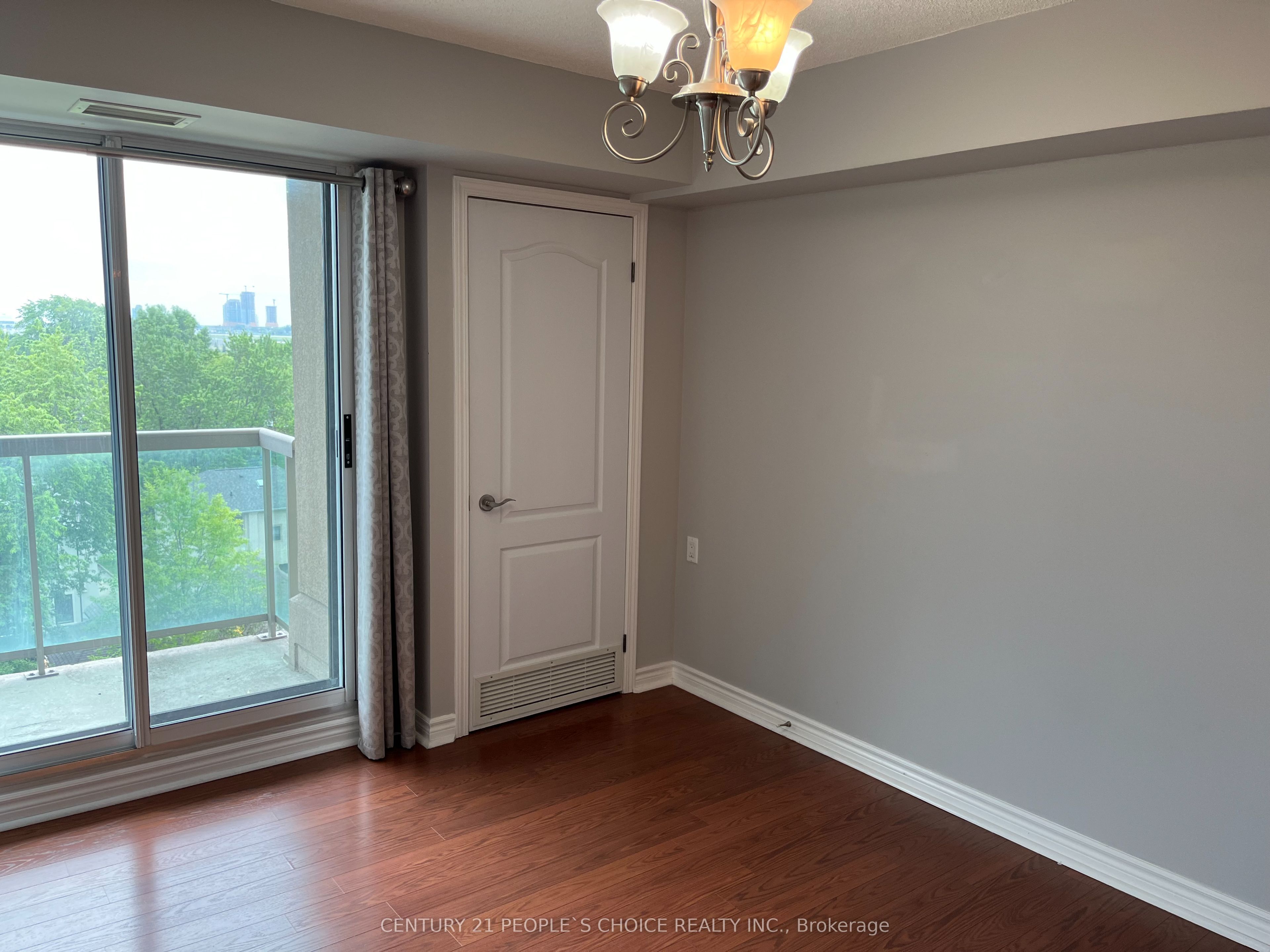 935 Sheppard Avenue W 603, Toronto, ON M3H 2T7 photo 5