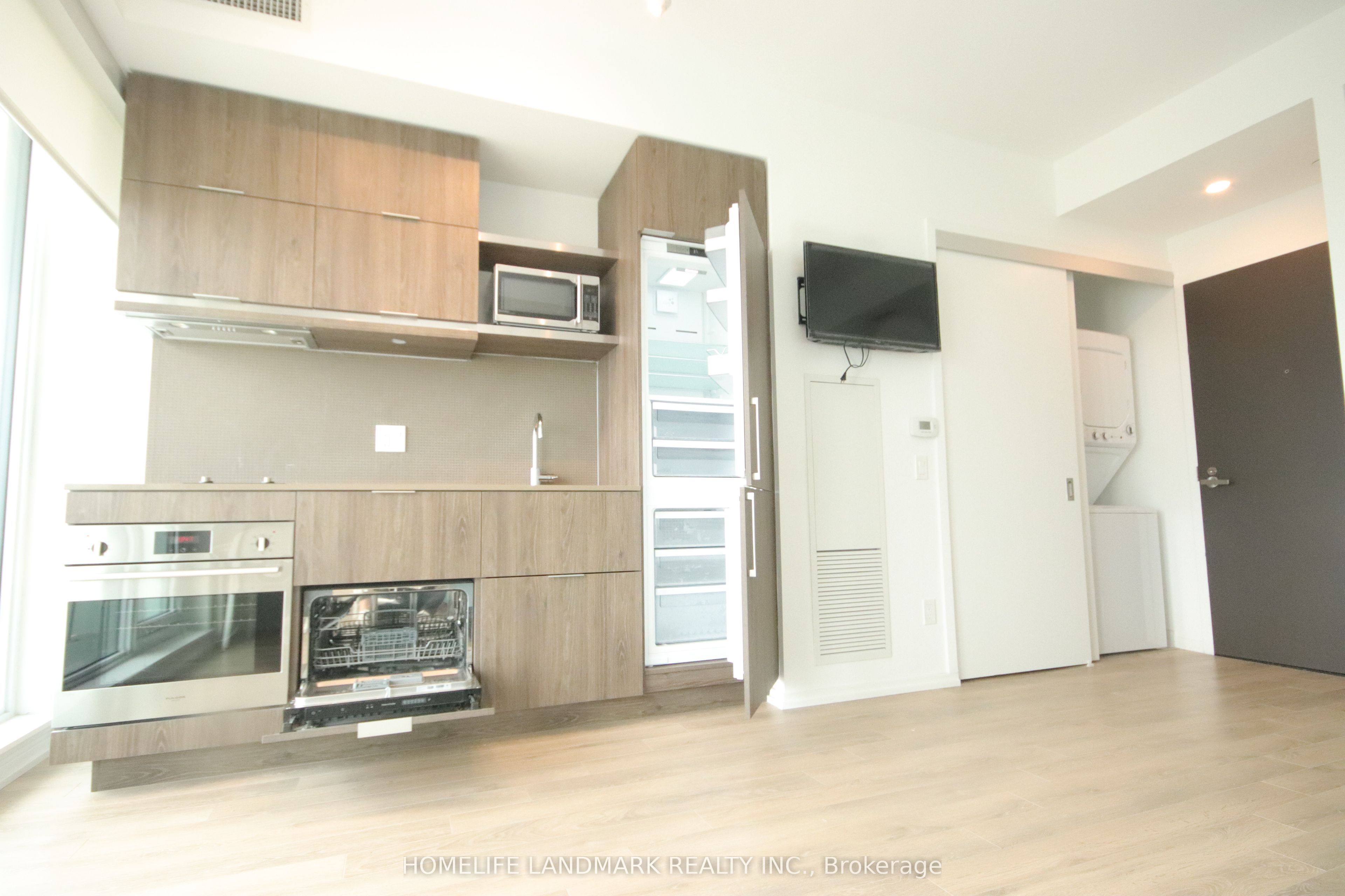 197 Yonge Street 5508, Toronto, ON M5B 1M4 photo 5