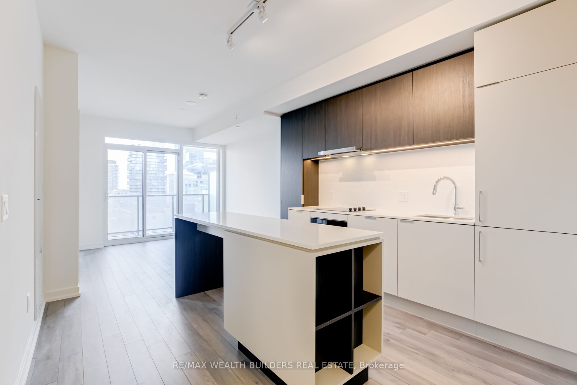 89 Church Street 1208, Toronto, ON M5C 0B7