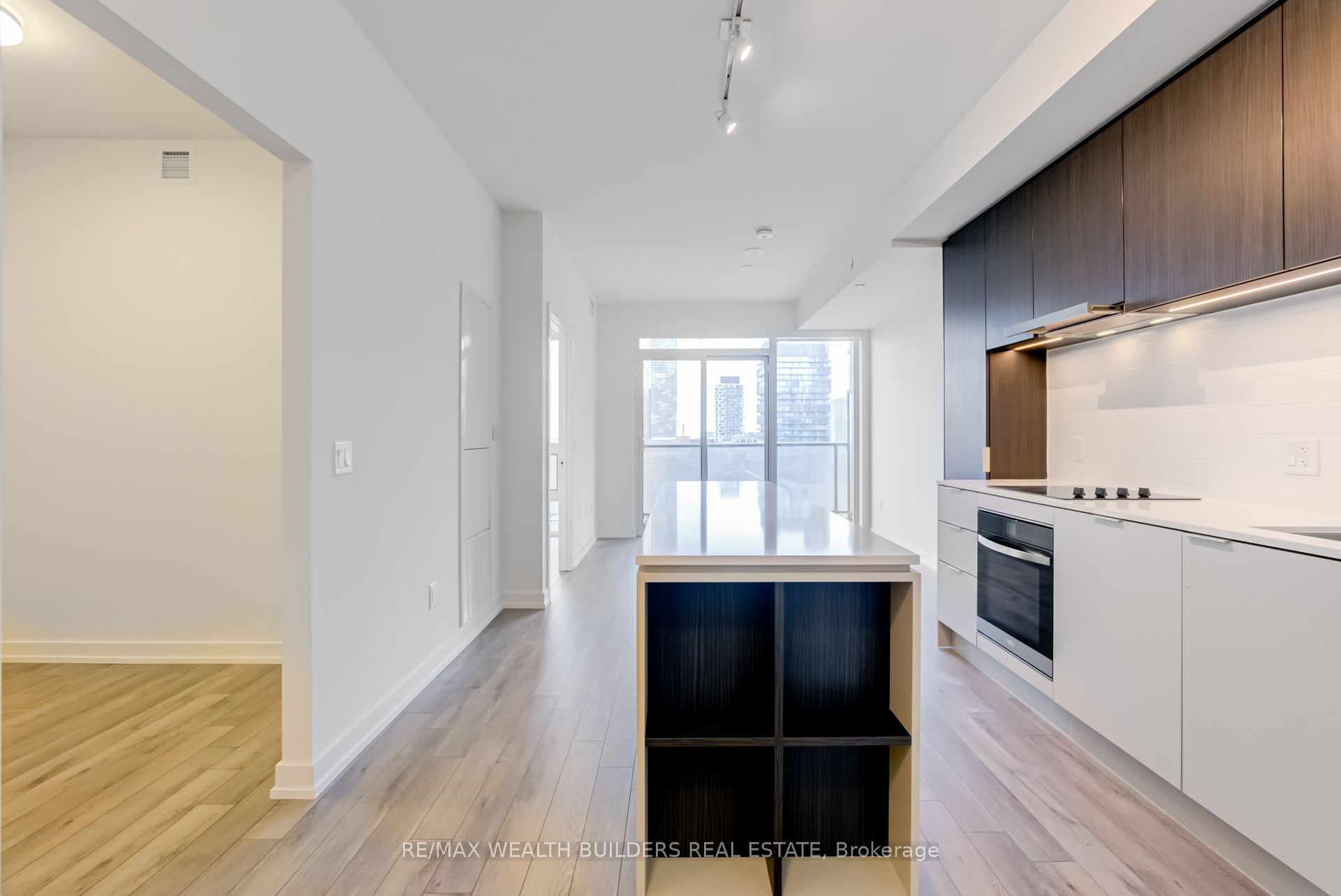 89 Church Street 1208, Toronto, ON M5C 0B7 photo 2