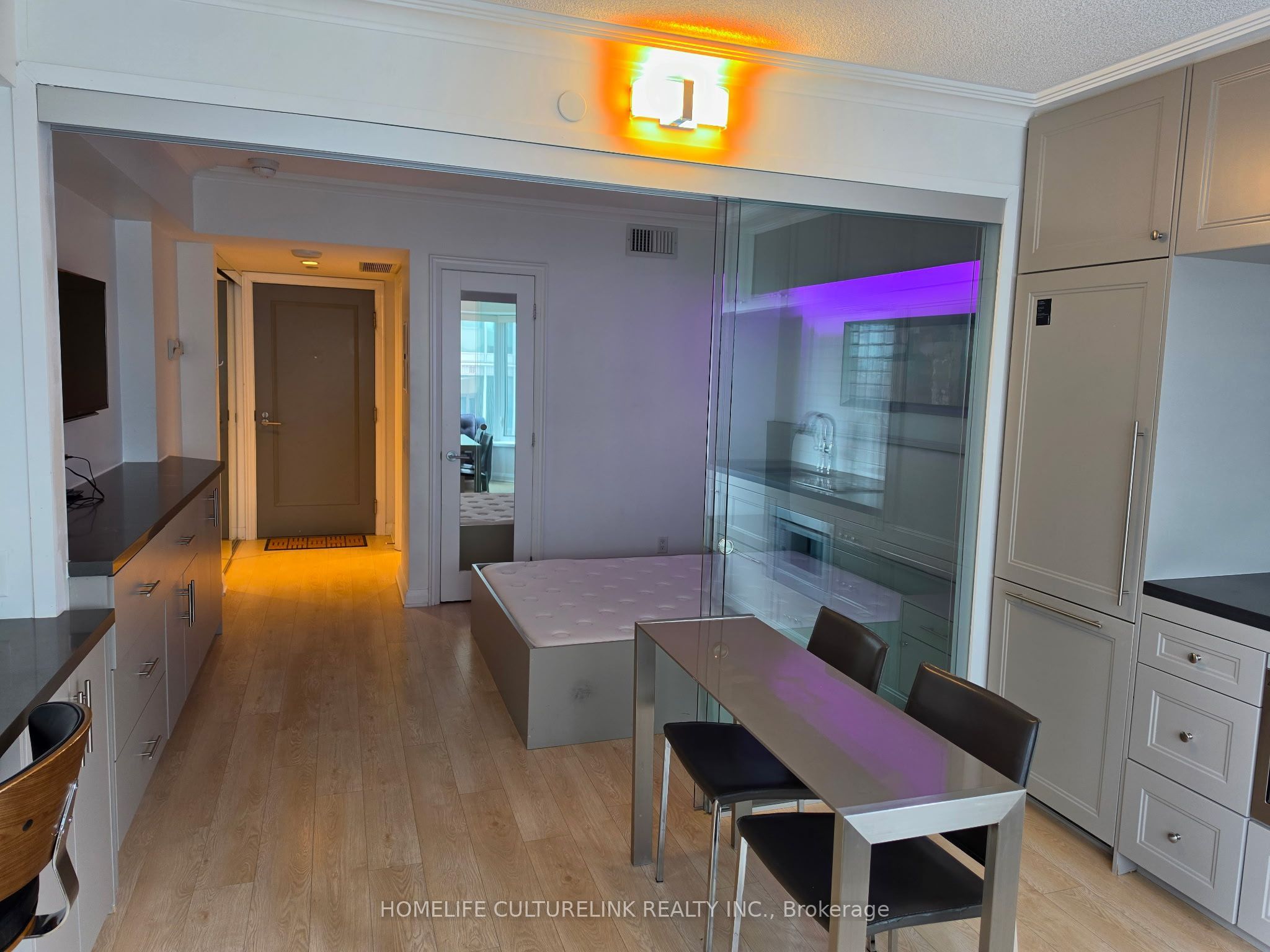 155 Yorkville Avenue 2010, Toronto, ON M5R 0B4 photo 3