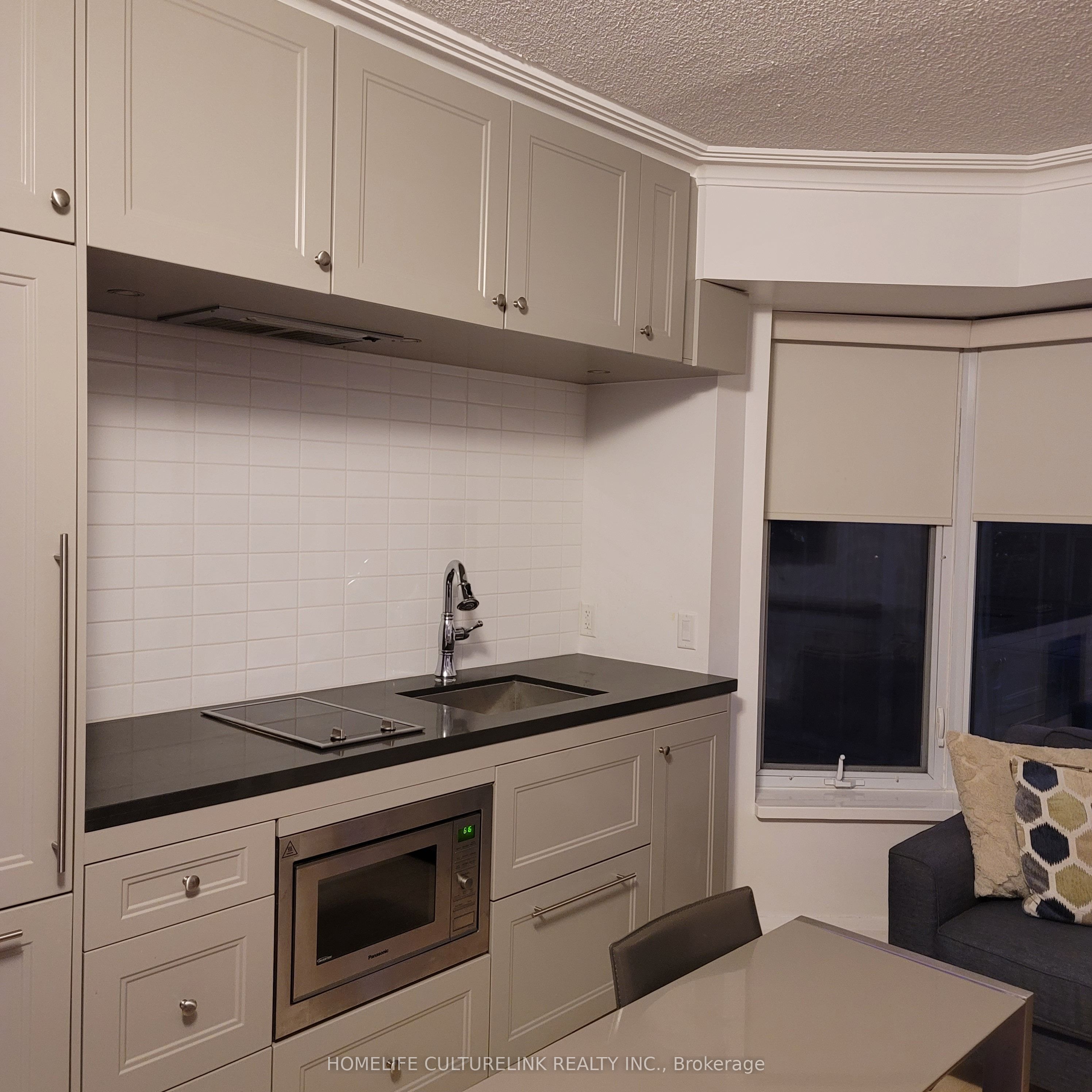 155 Yorkville Avenue 2010, Toronto, ON M5R 0B4 photo 4