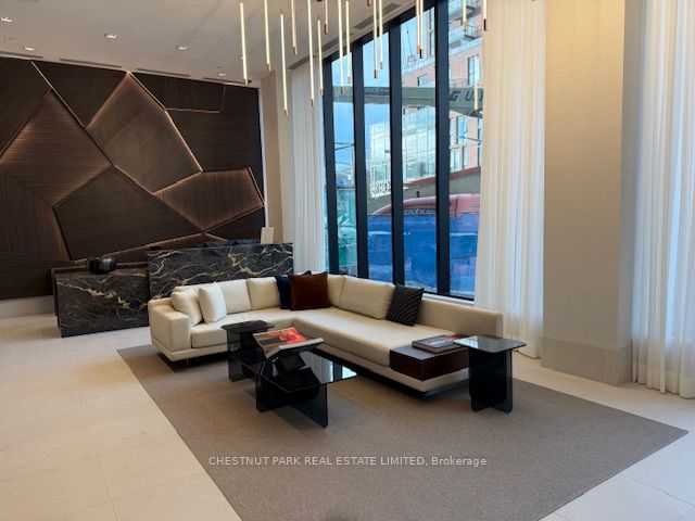 863 St Clair Avenue 603, Toronto, ON M6C 0B2