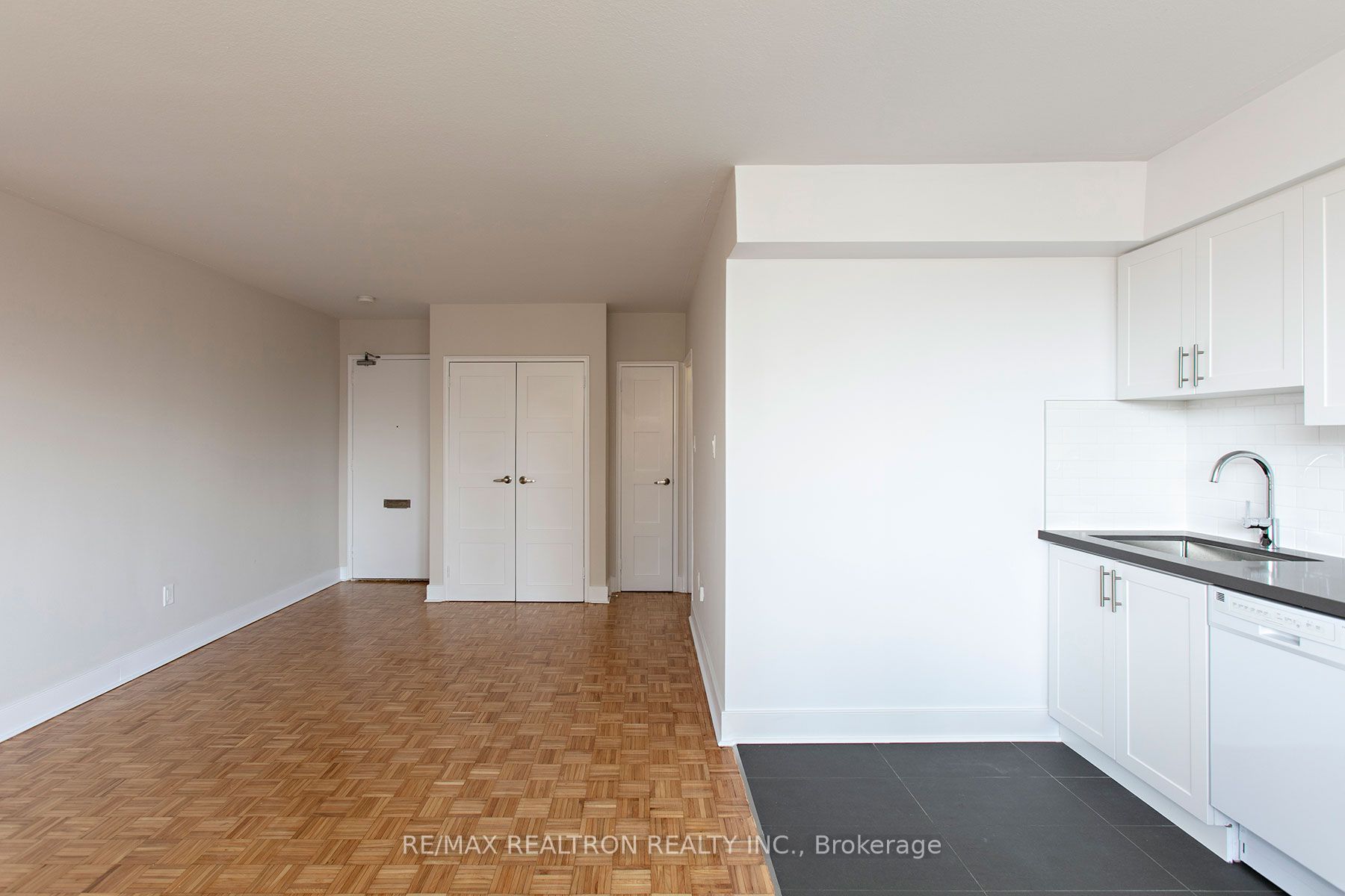 276 St George Street 702, Toronto, ON M5R 2P6