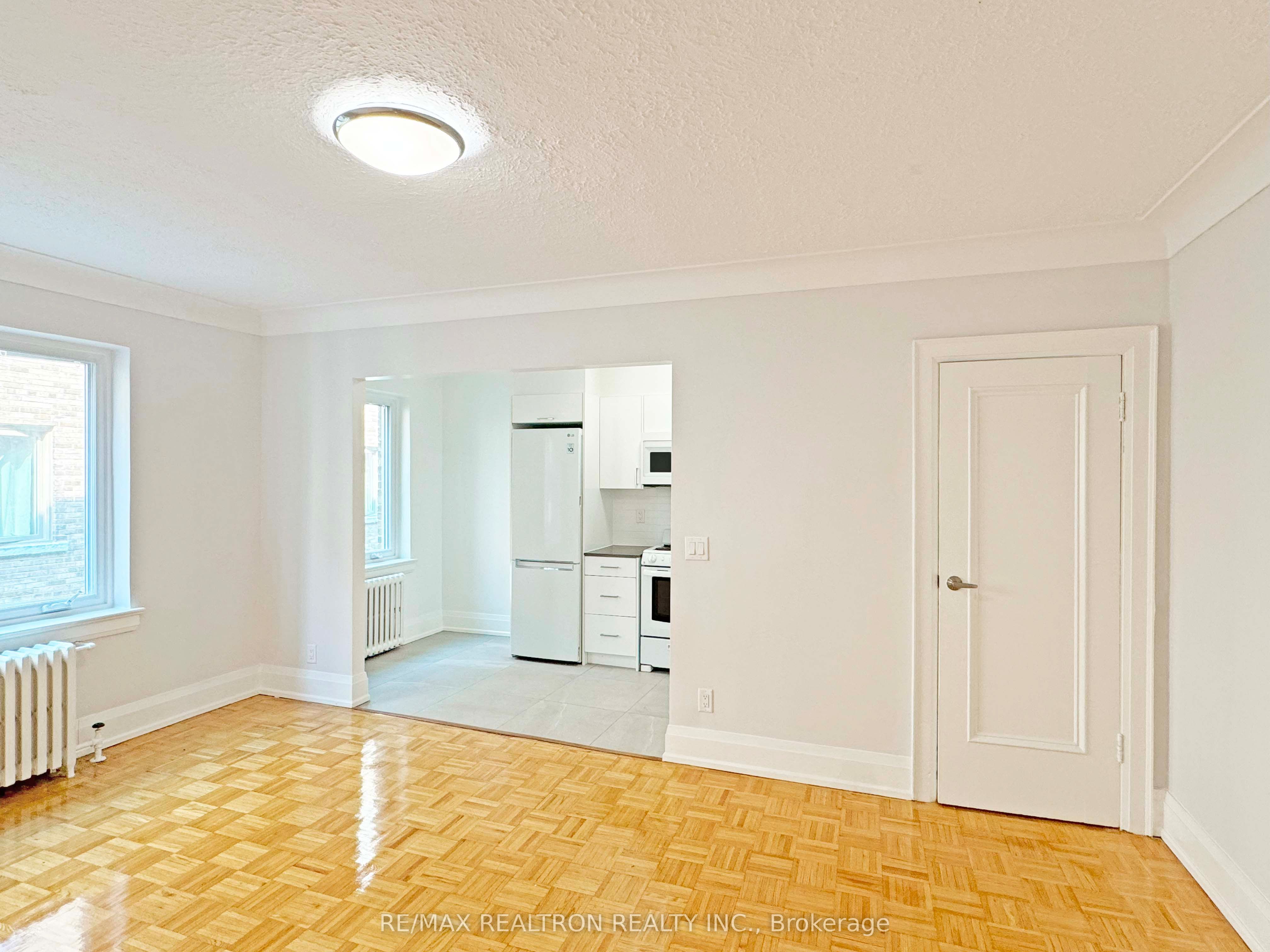 394 Avenue Road 406, Toronto, ON M4V 2H4 photo 5
