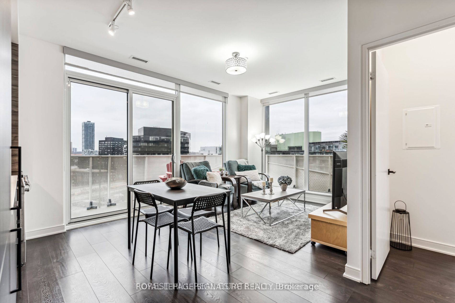 60 Tannery Road 1201, Toronto, ON M5A 0S8 photo 4