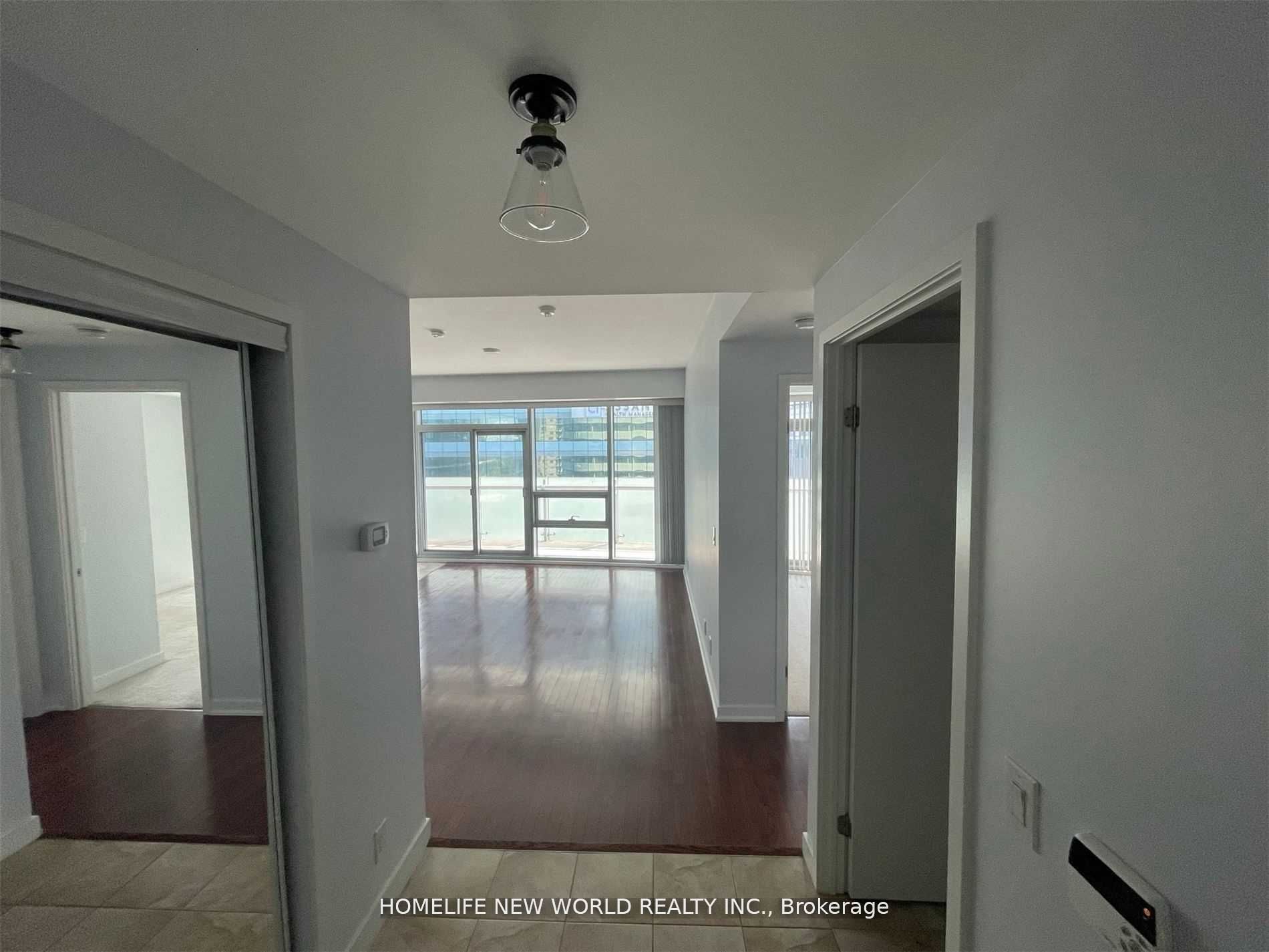 14 York Street 601, Toronto, ON M5J 1R2 photo 3