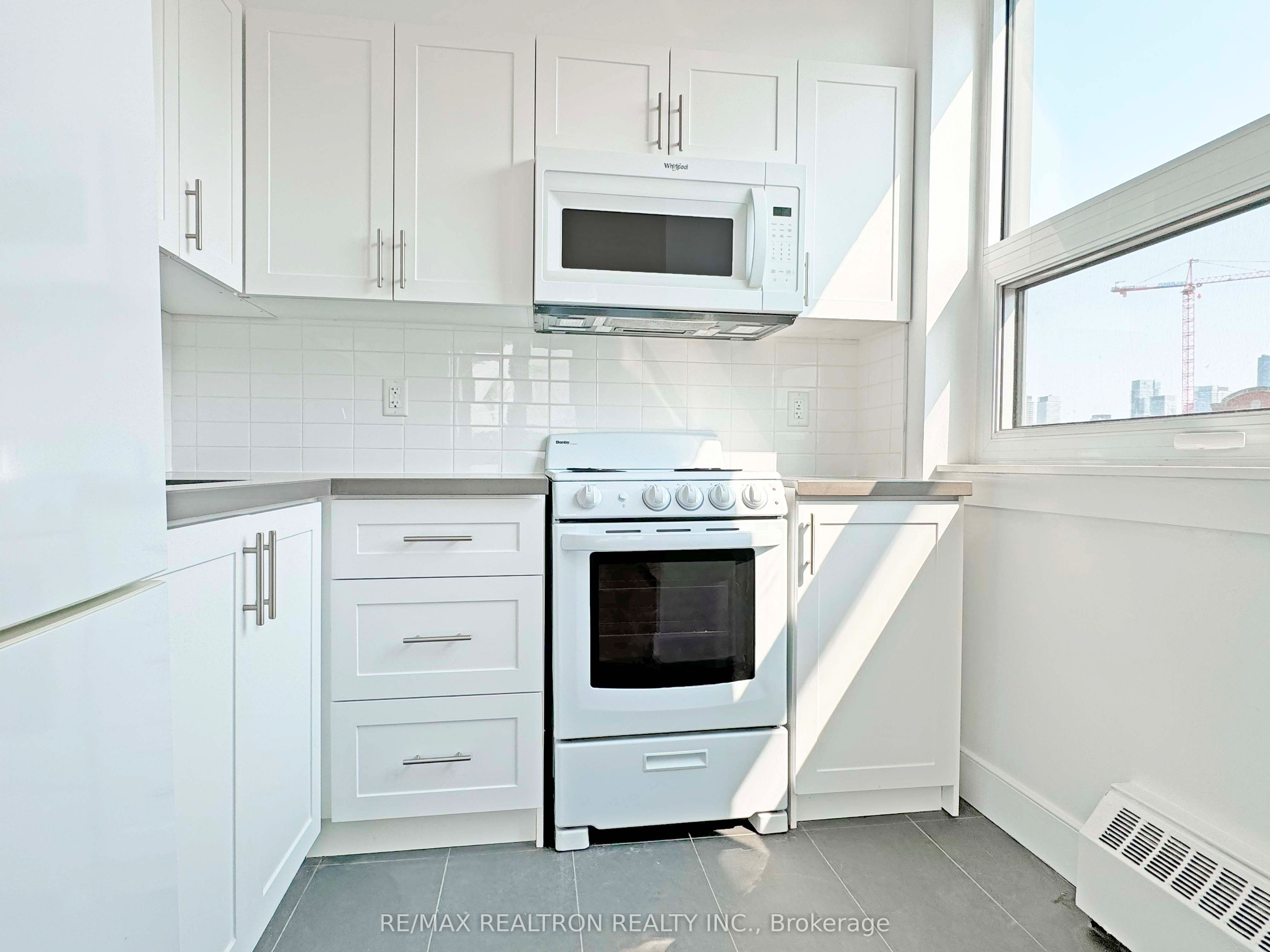 485 Huron Street 402, Toronto, ON M5R 2R5 photo 5