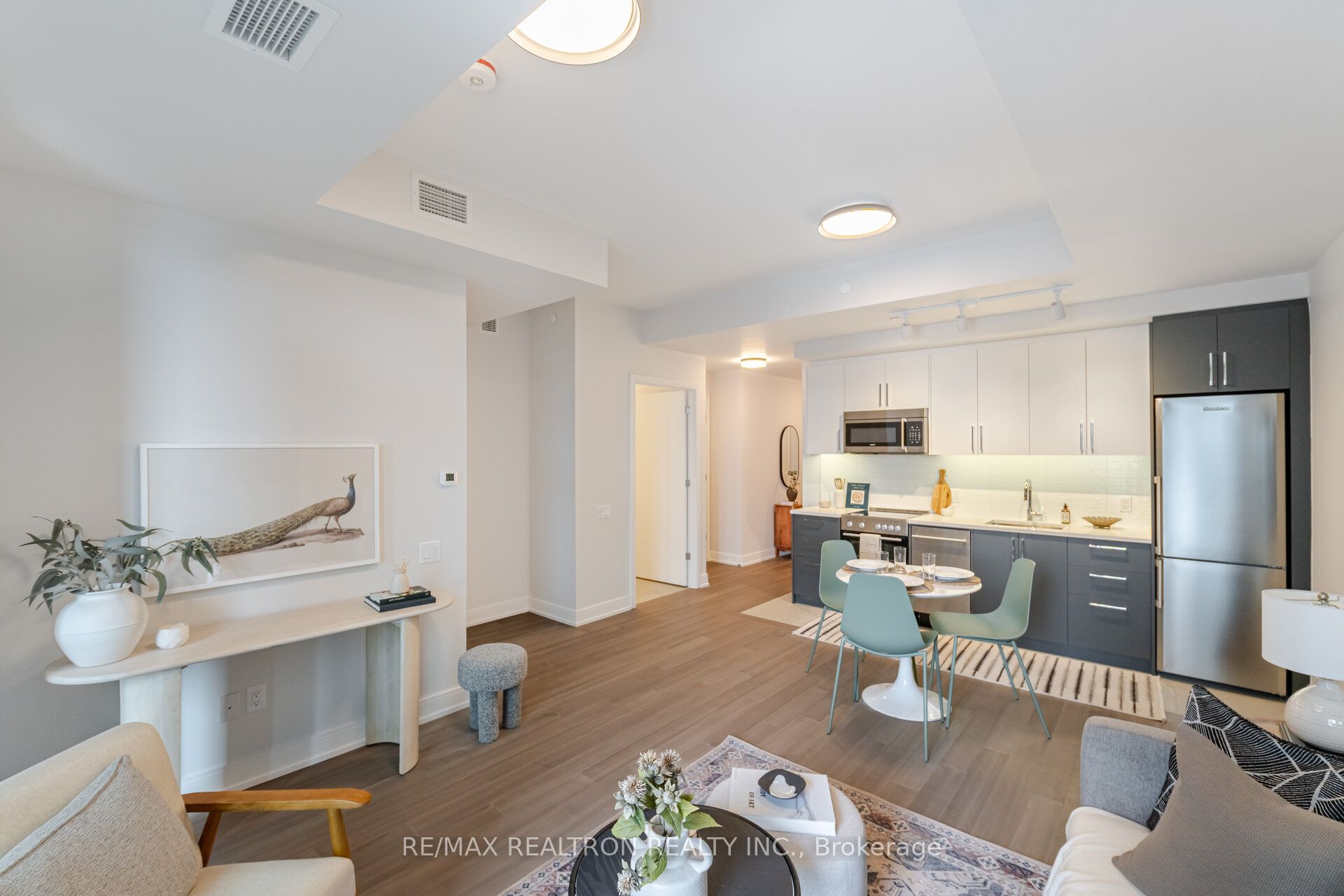 664 Spadina Avenue 711, Toronto, ON M5S 2H7 photo 3