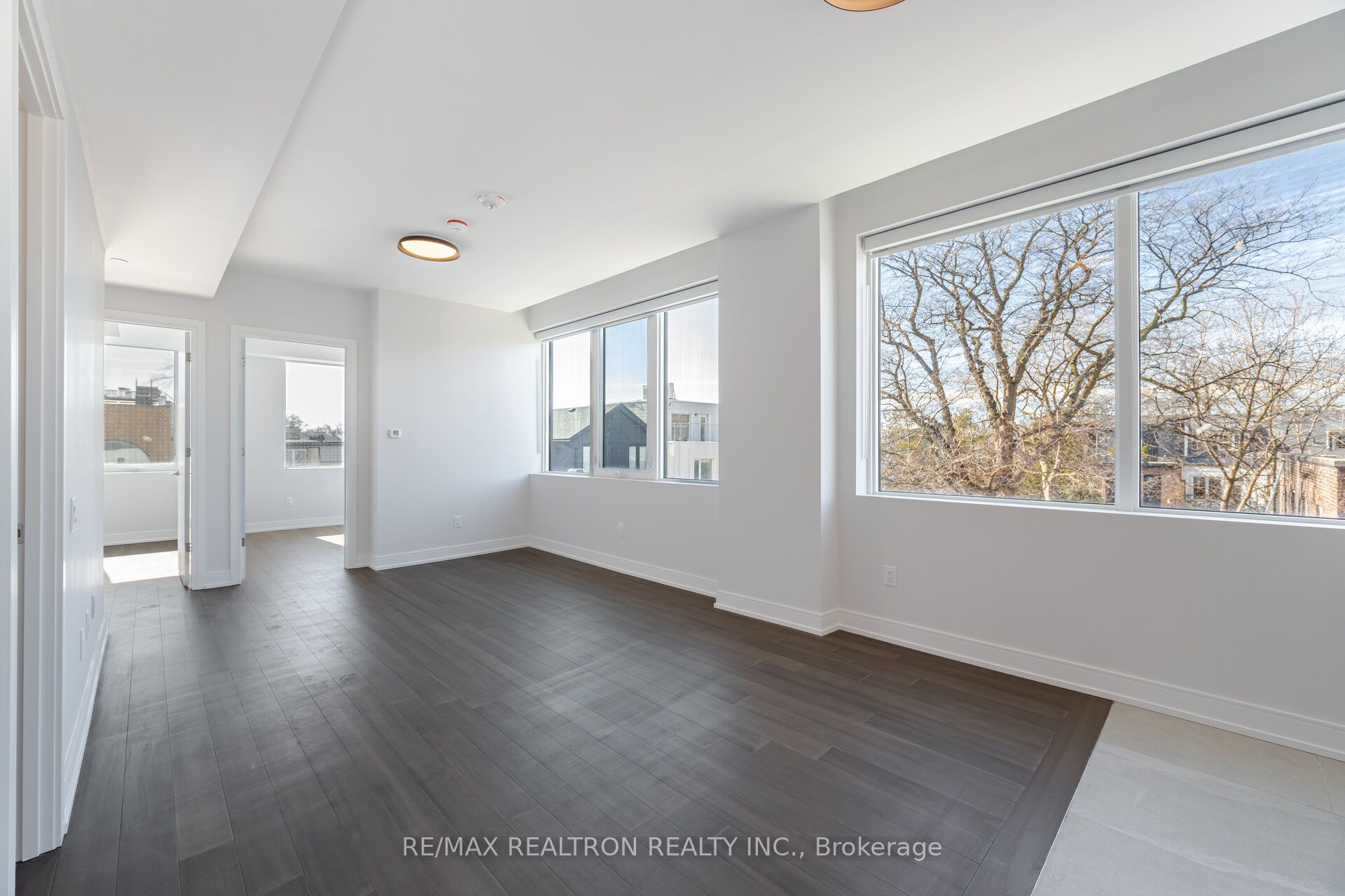 664 Spadina Avenue 203, Toronto, ON M5S 2H7 photo 4