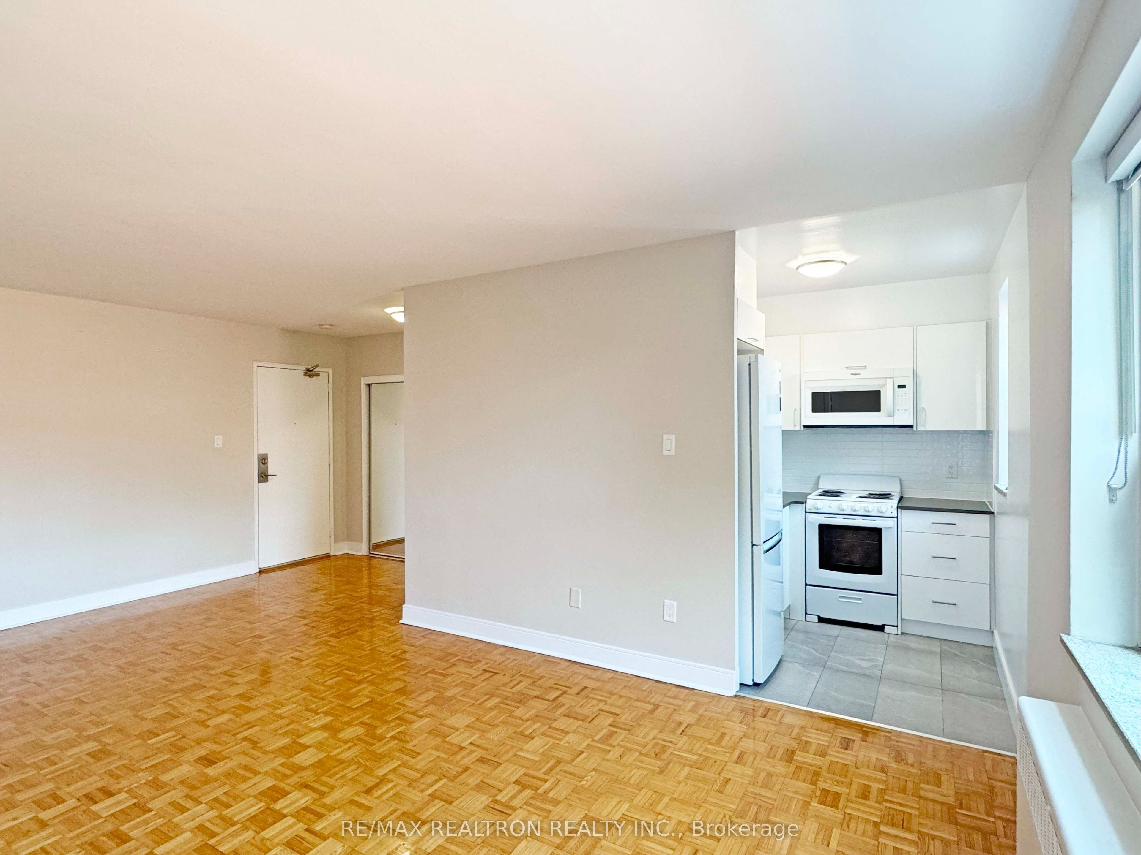 1291 Bayview Avenue 506, Toronto, ON M4G 2Z9 photo 2