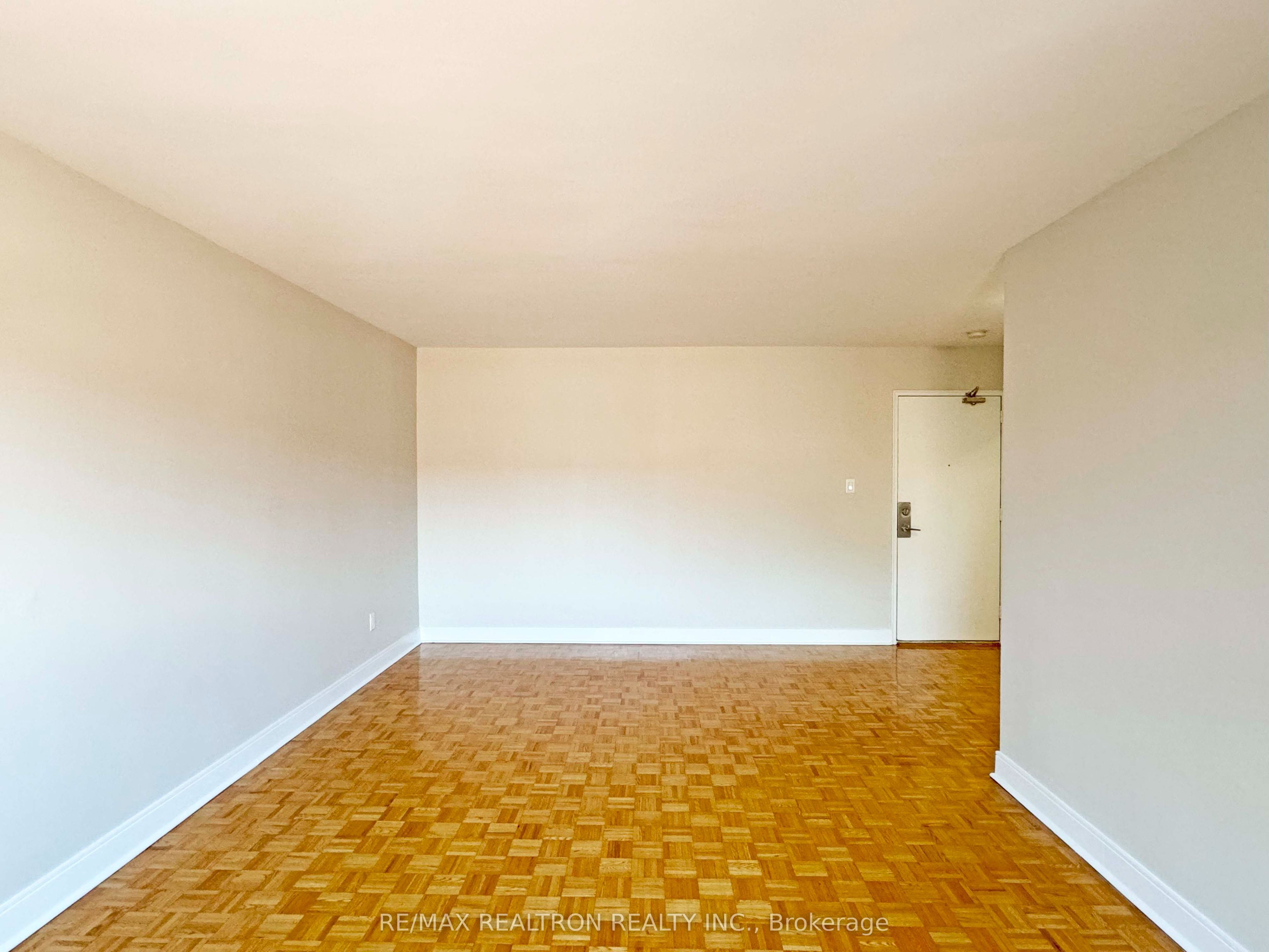 1291 Bayview Avenue 506, Toronto, ON M4G 2Z9 photo 3
