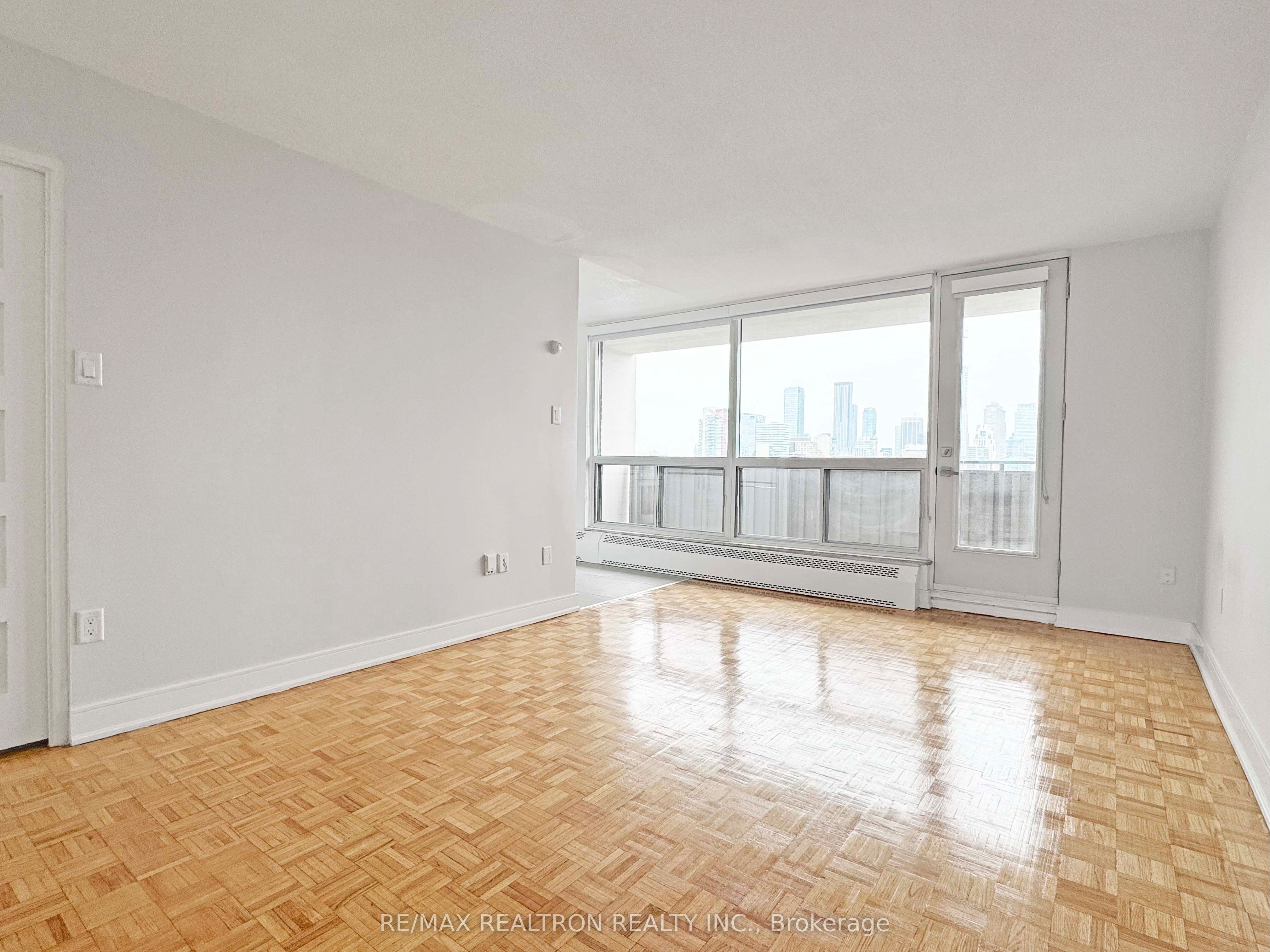 666 Spadina Avenue 2507, Toronto, ON M5S 2H8 photo 2