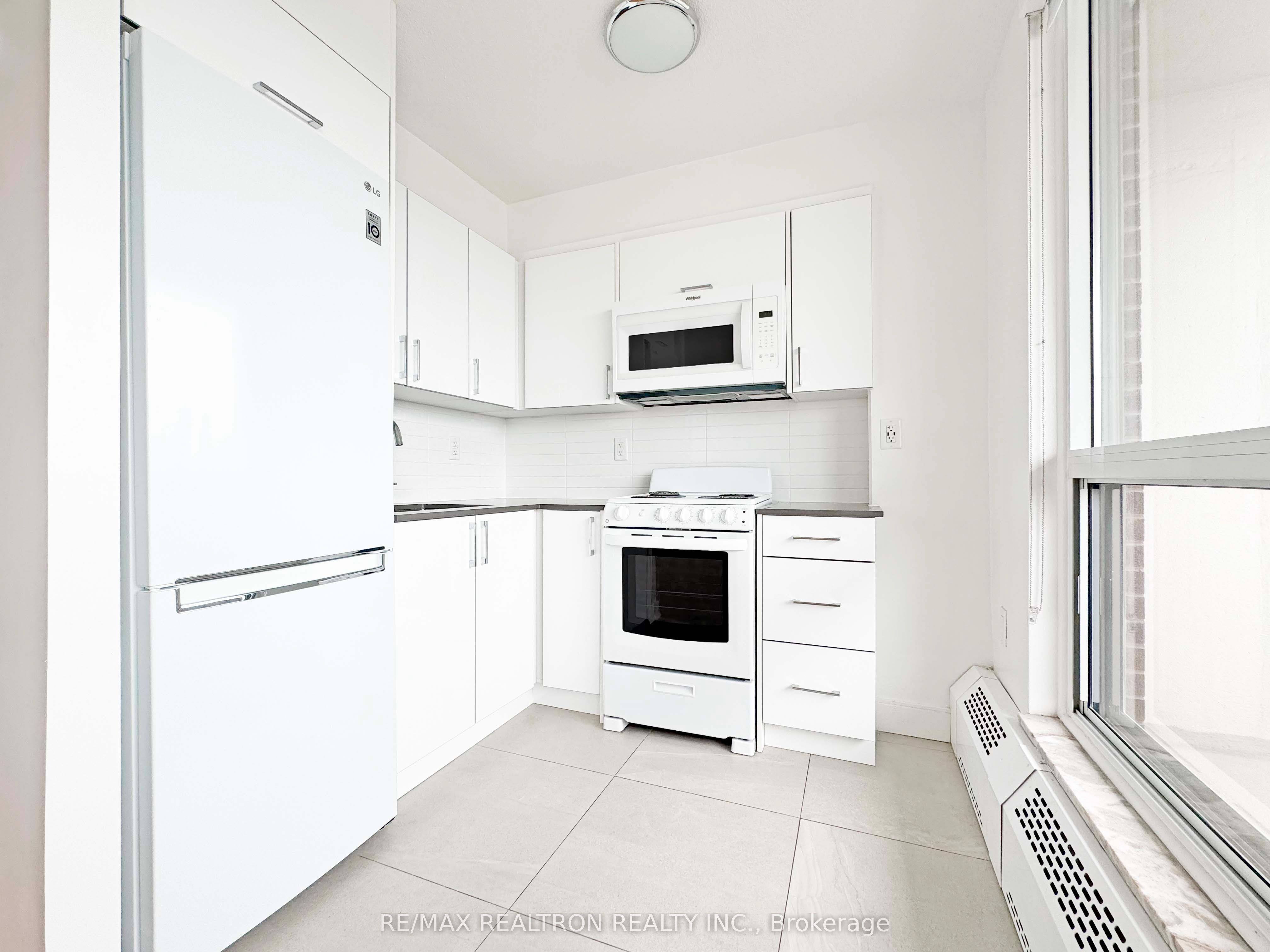 666 Spadina Avenue 2507, Toronto, ON M5S 2H8 photo 5