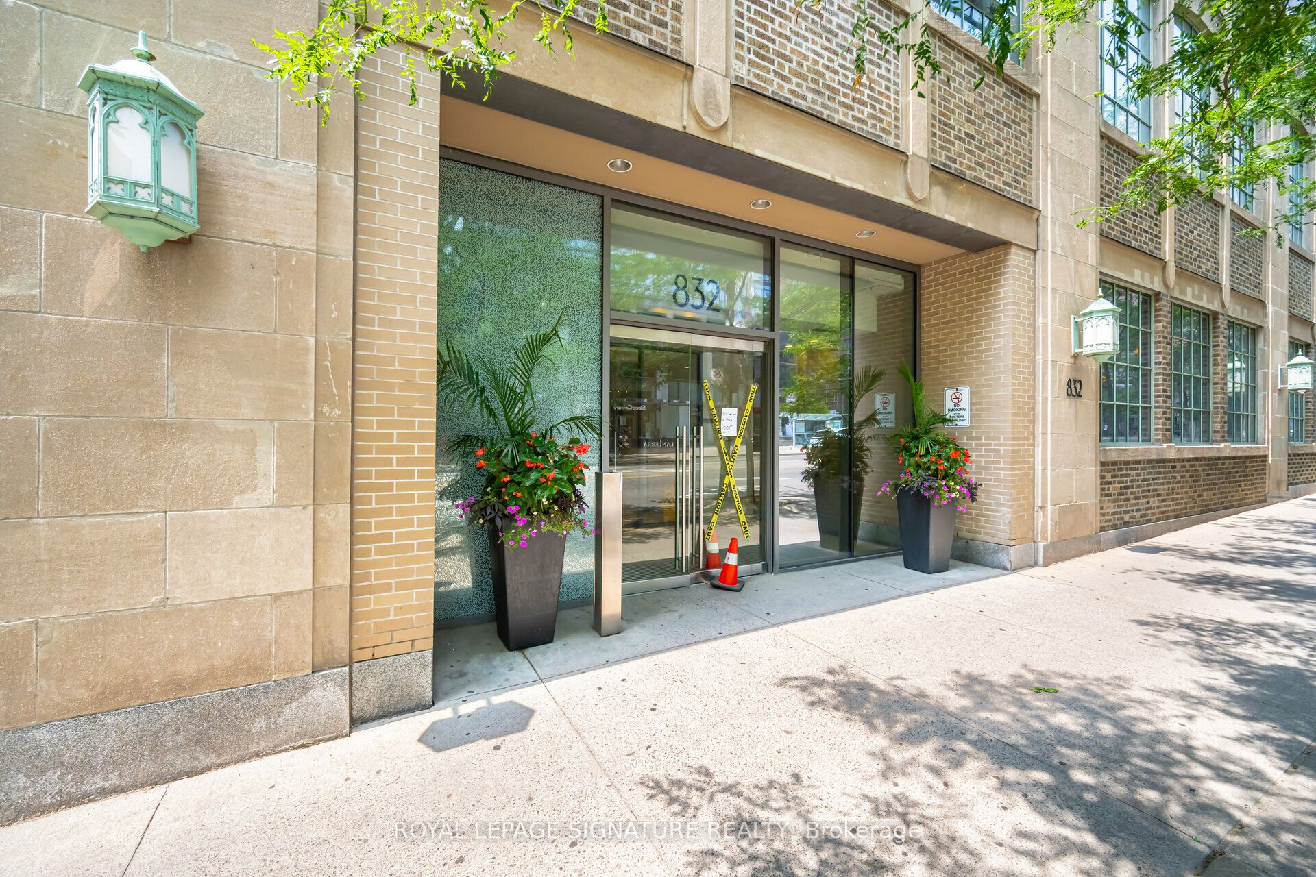 832 Bay Street 3307, Toronto, ON M5S 1Z6 photo 2