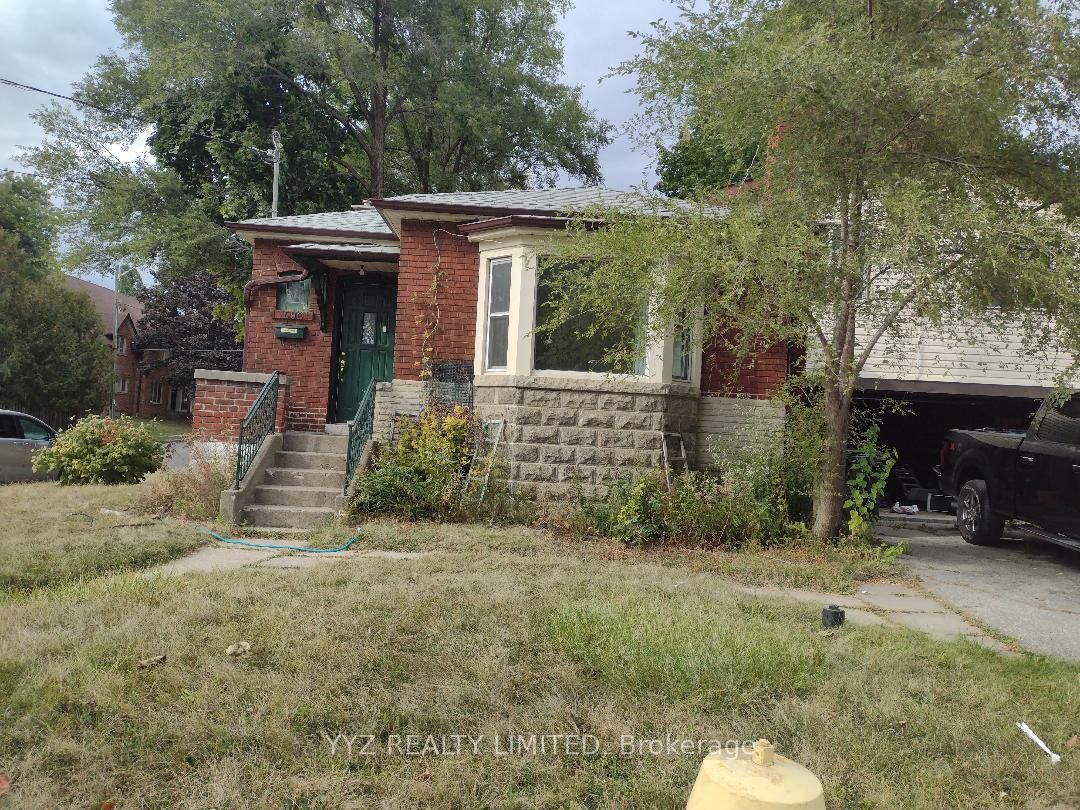 590 Glencairn Avenue W, Toronto, ON M6B 1Z4 photo 2