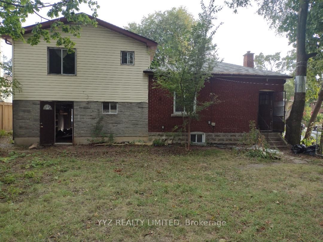 590 Glencairn Avenue W, Toronto, ON M6B 1Z4 photo 3