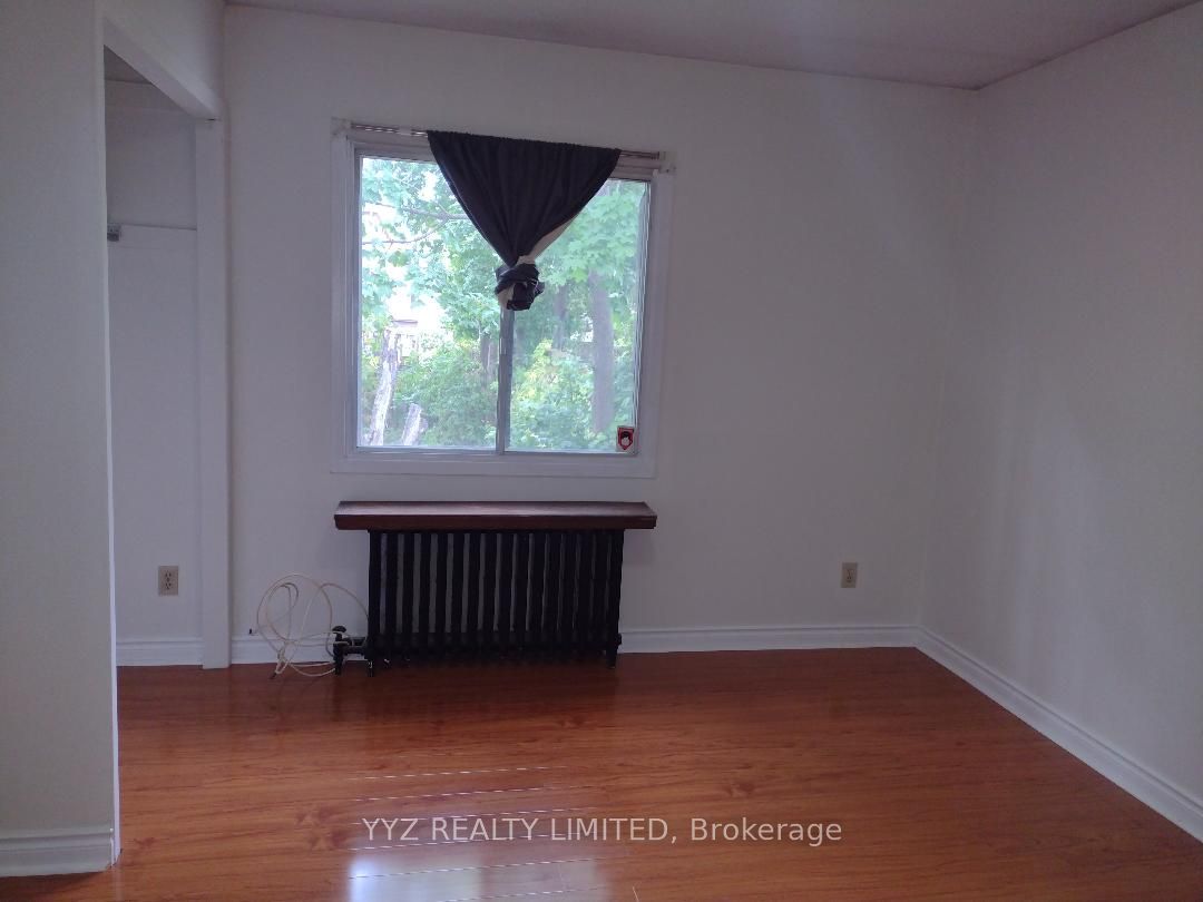 590 Glencairn Avenue W, Toronto, ON M6B 1Z4 photo 4