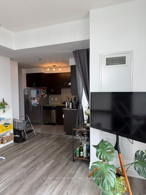 2756 OLD LESLIE Street 1116, Toronto, ON M2K 0E2 photo 3