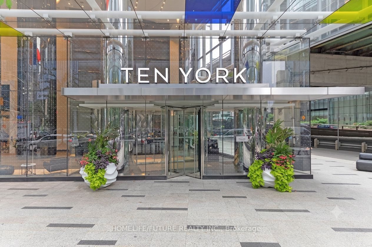 10 York Street 4105, Toronto, ON M5J 0E1 photo 2