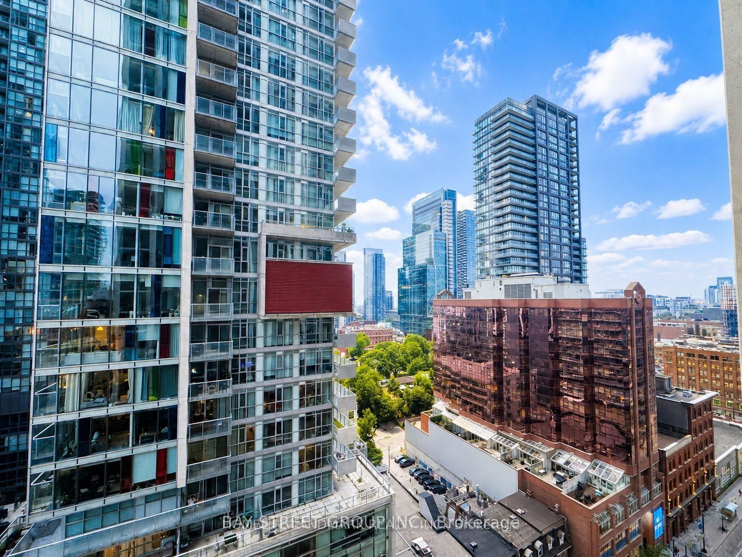 400 King Street W 1012, Toronto, ON M5V 0X8 photo 5