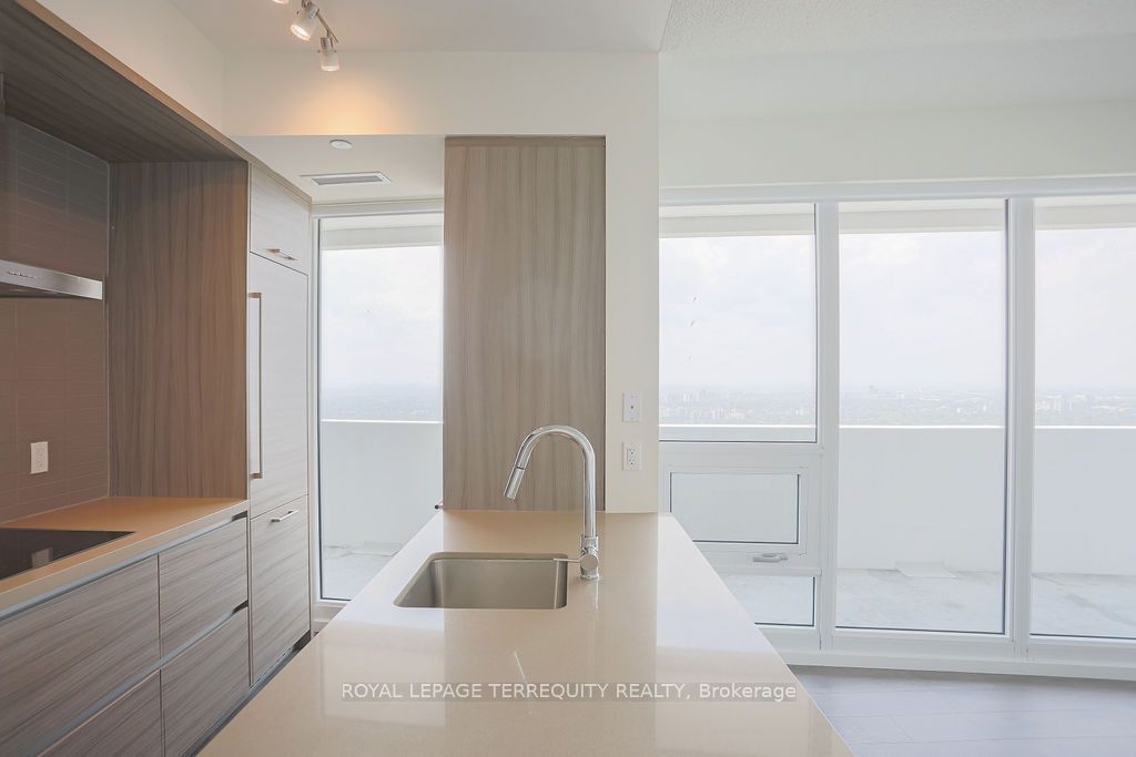 2221 Yonge Street 4609, Toronto, ON M4S 0B8 photo 2