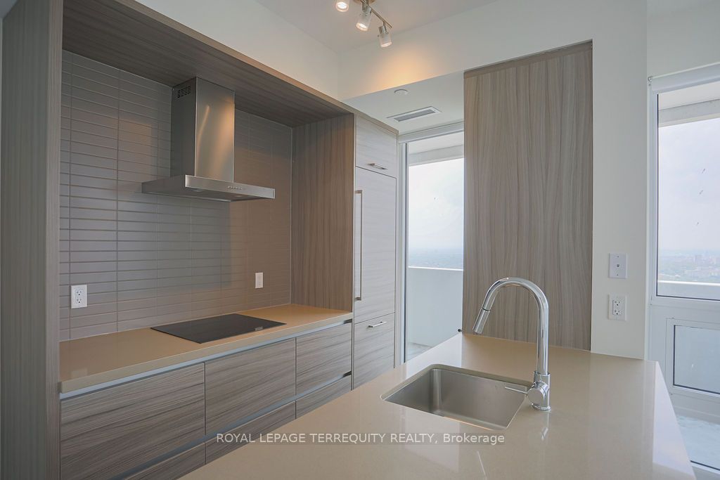 2221 Yonge Street 4609, Toronto, ON M4S 0B8 photo 5