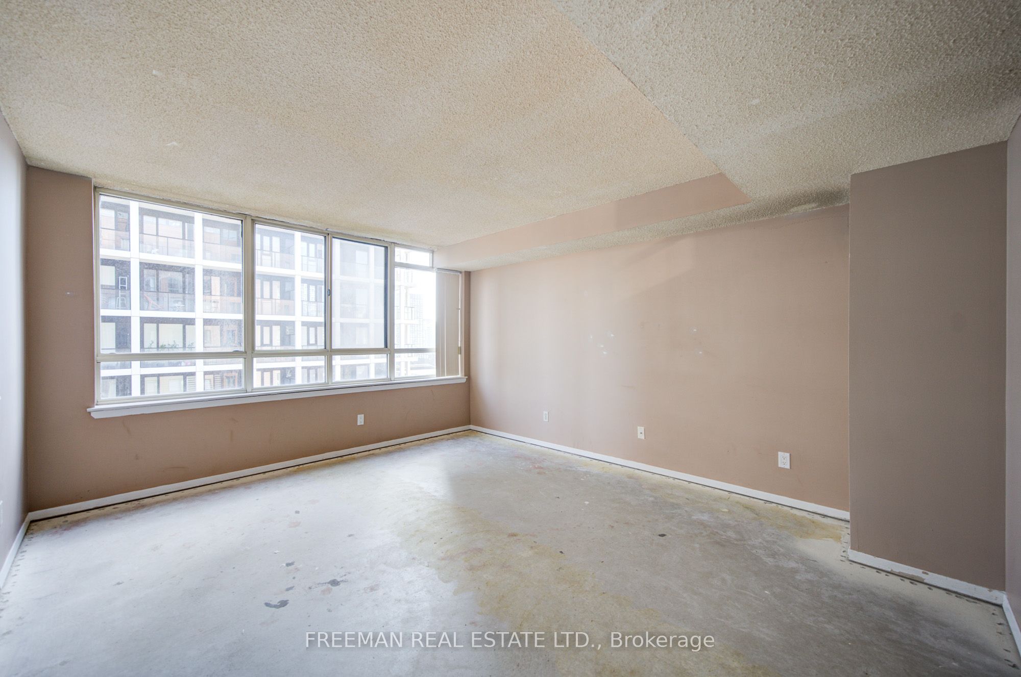 633 Bay Street 2405, Toronto, ON M5G 2G4 photo 5