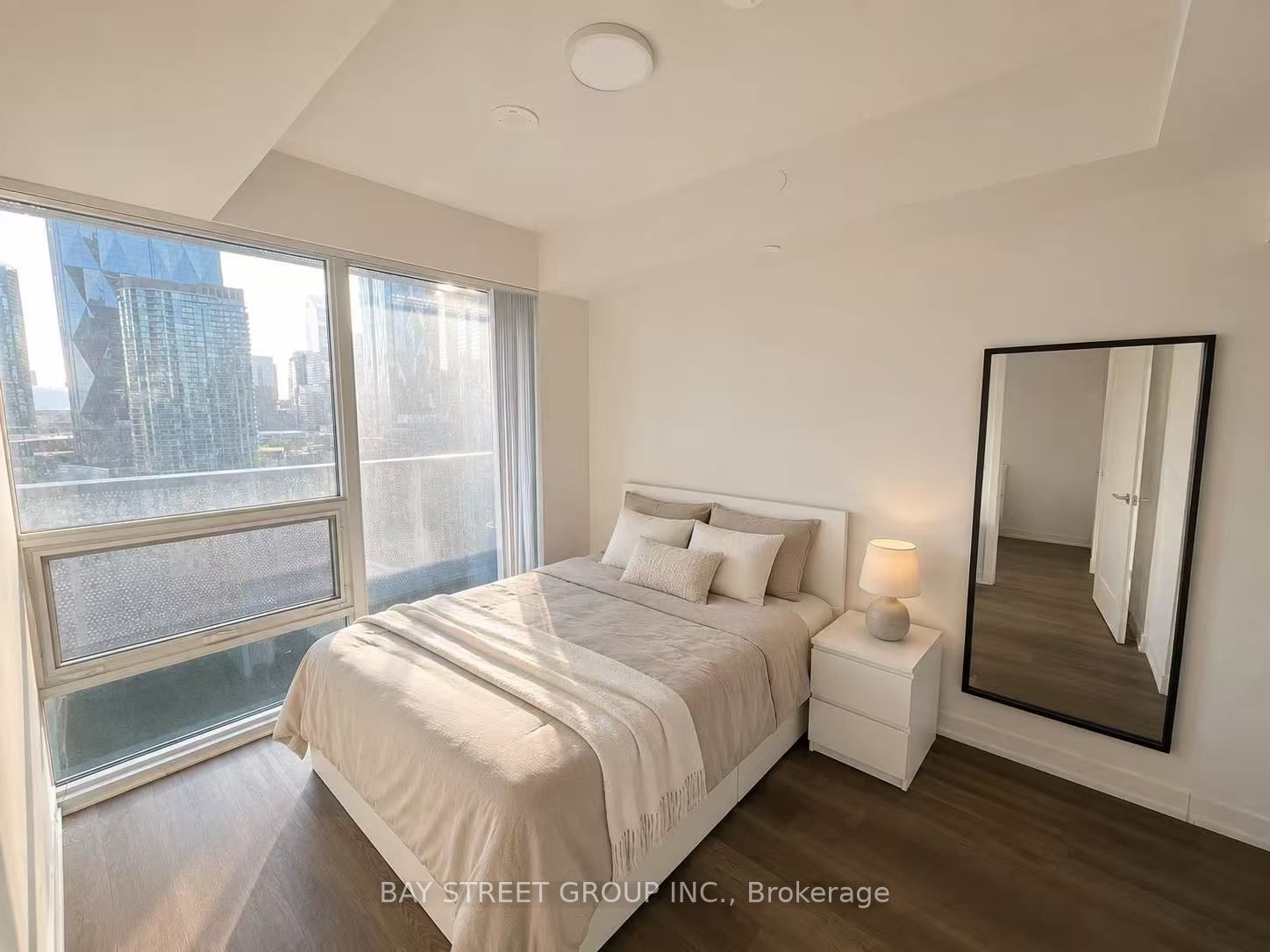 55 Cooper Street W 1816, Toronto, ON M5E 0G1 photo 4