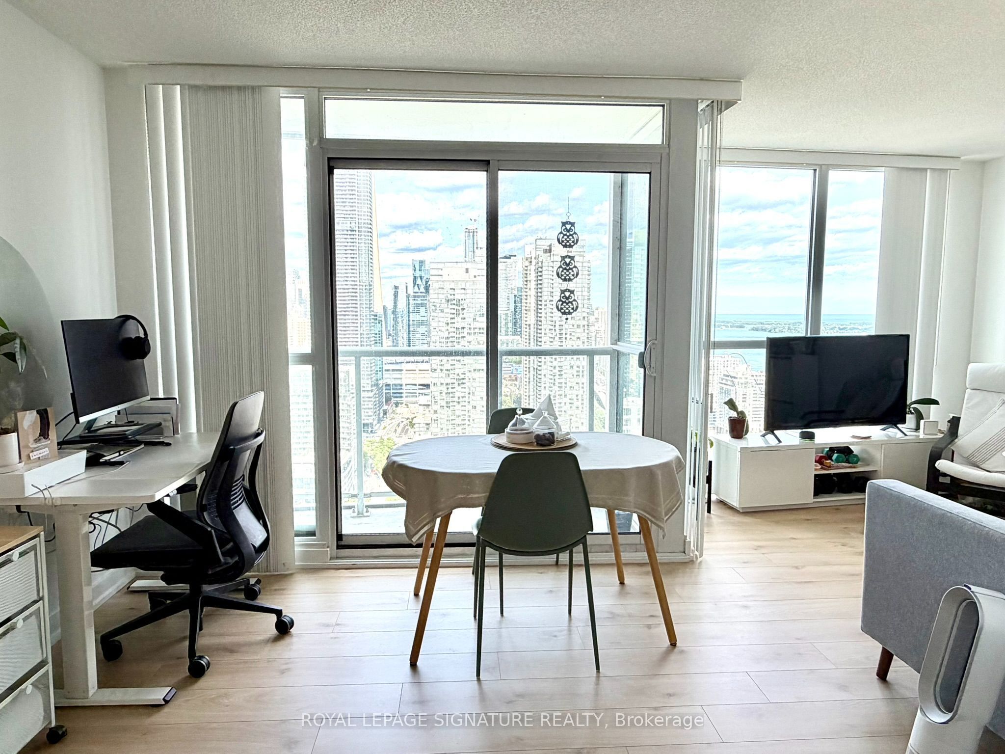 85 Queens Wharf Road 4112, Toronto, ON M5V 0J9 photo 5