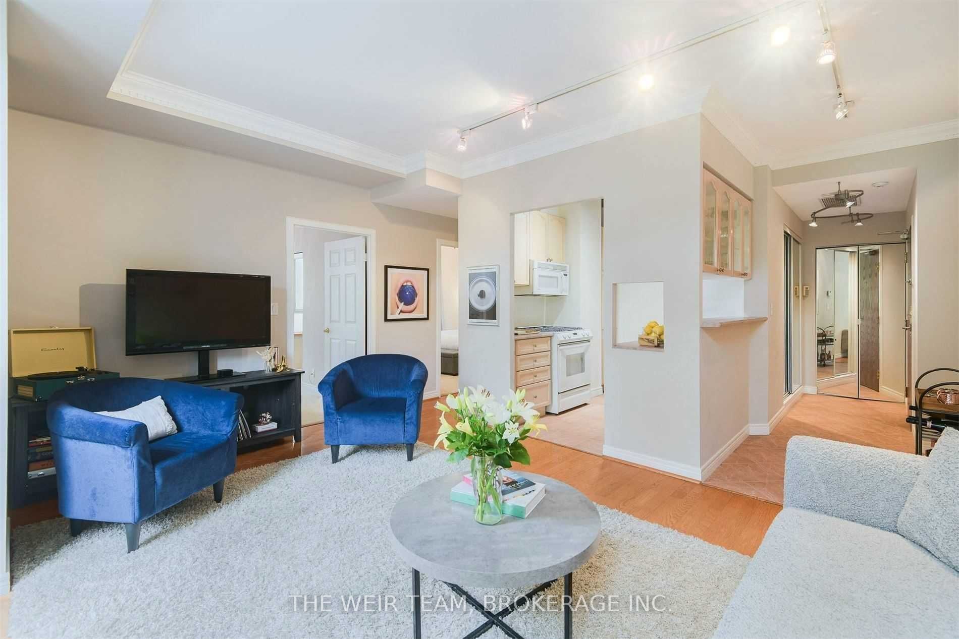 135 Maitland Street 202, Toronto, ON M4Y 1E5 photo 5