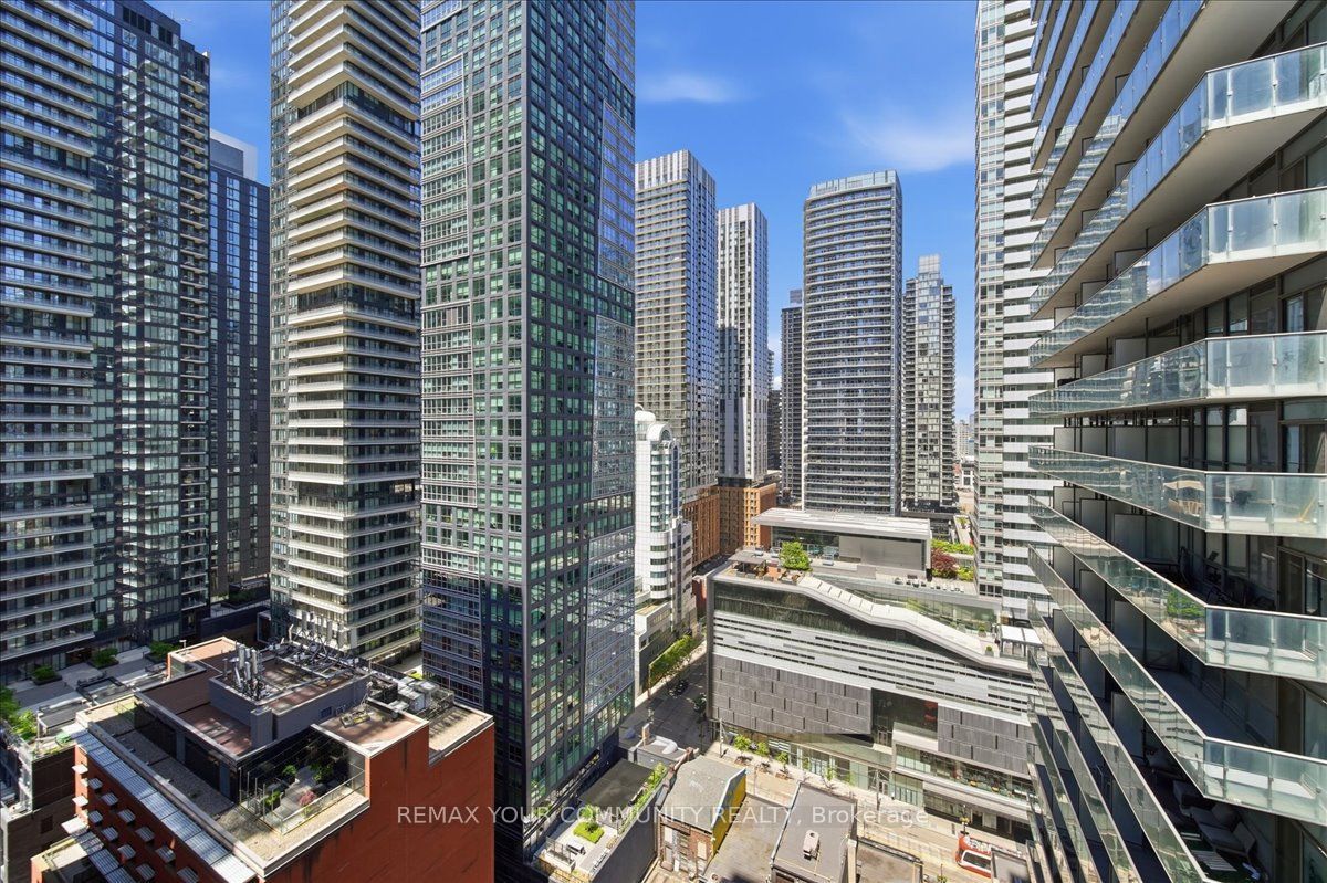 15 Mercer Street 1806, Toronto, ON M5V 1H2 photo 4