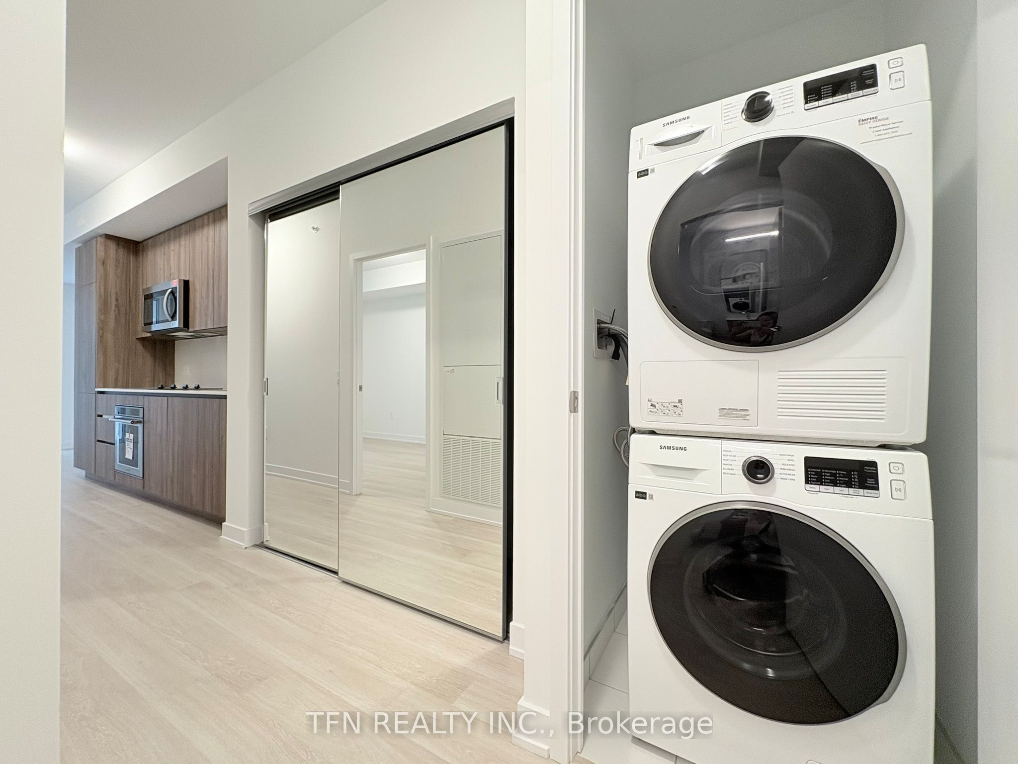 15 Richardson Street 427, Toronto, ON M5A 0Y5 photo 3