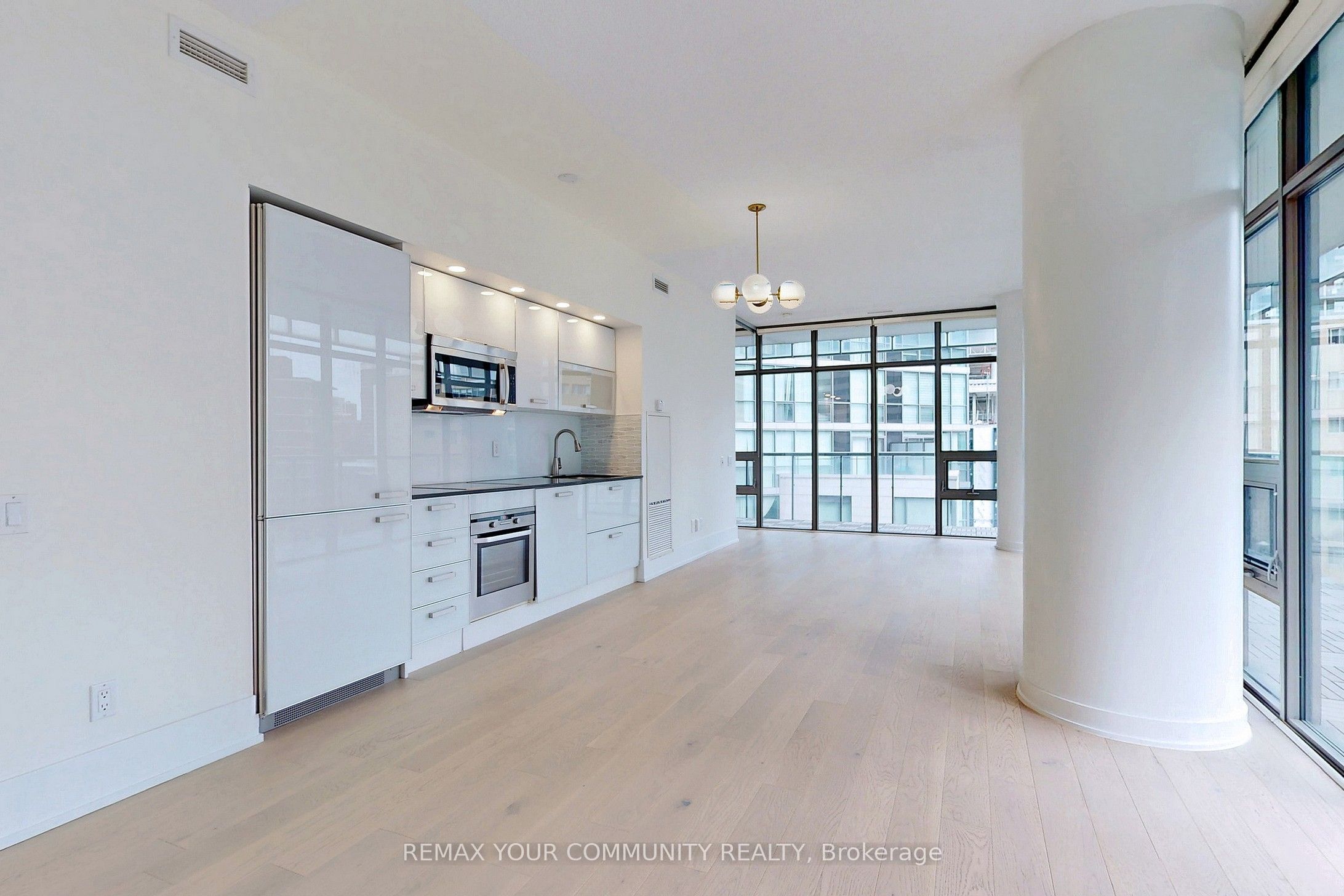 33 Charles Street E 603, Toronto, ON M4Y 1R9 photo 4
