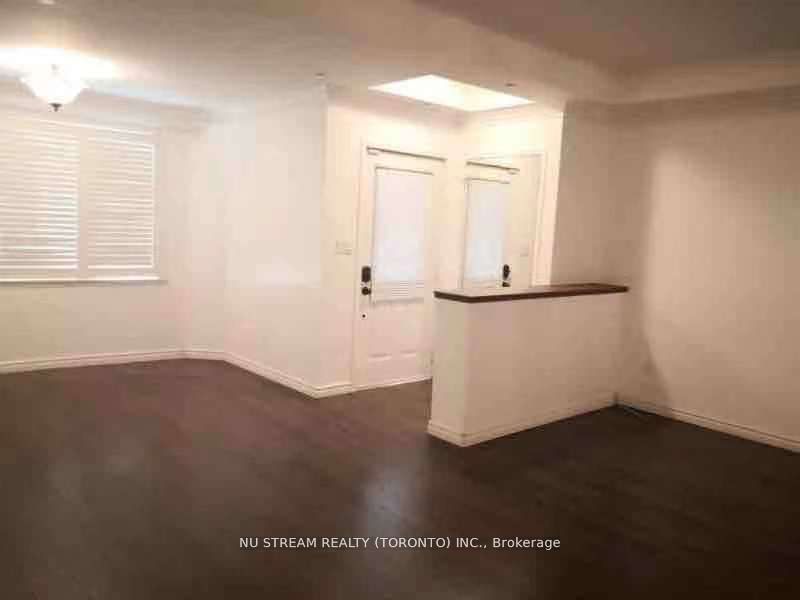 108 Finch Avenue W A11, Toronto, ON M2N 6W6 photo 3