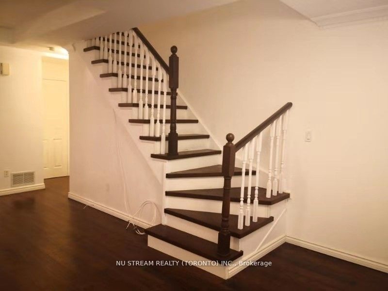 108 Finch Avenue W A11, Toronto, ON M2N 6W6 photo 4