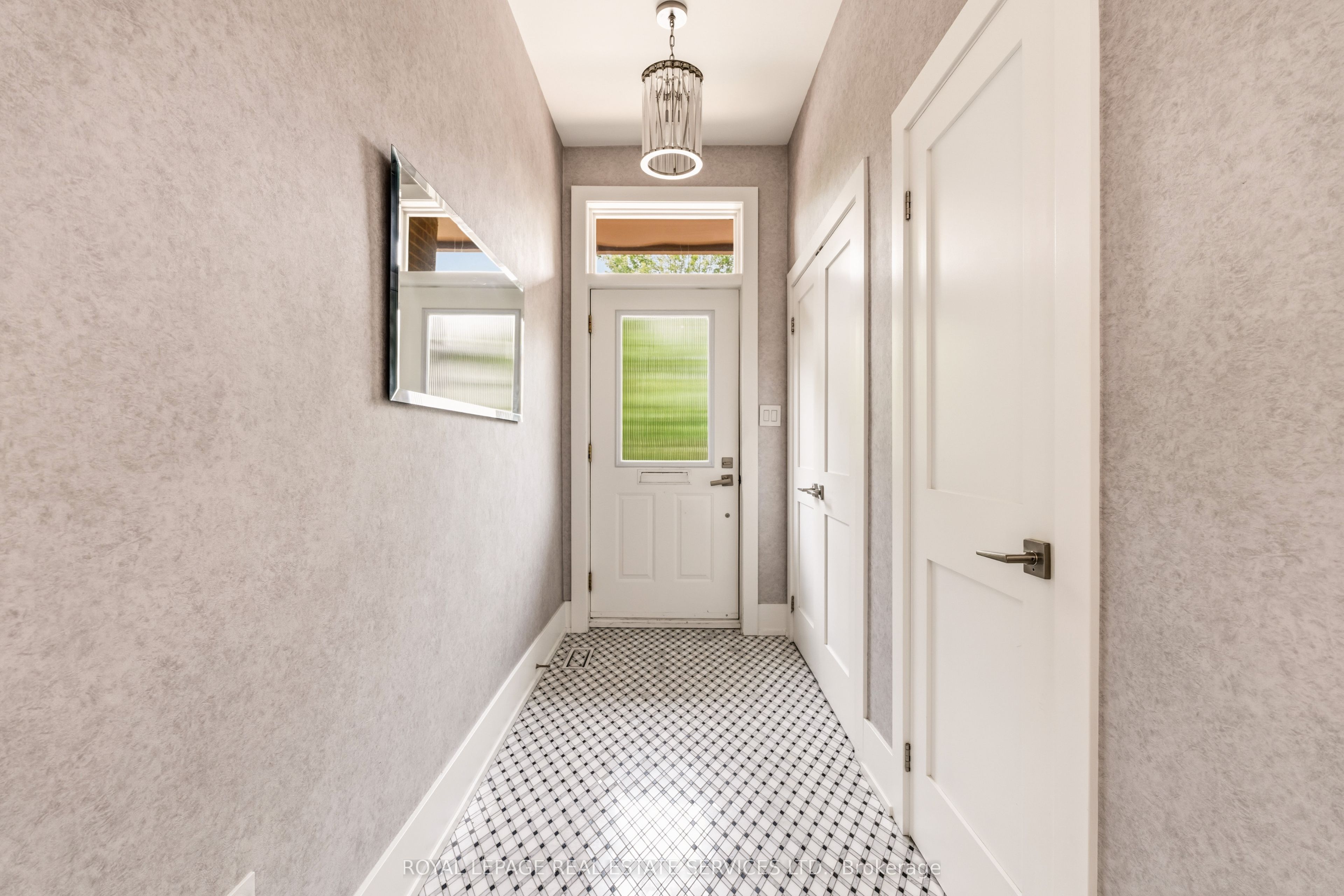 7 Bowman Street, Toronto, ON M4X 1V1 photo 2